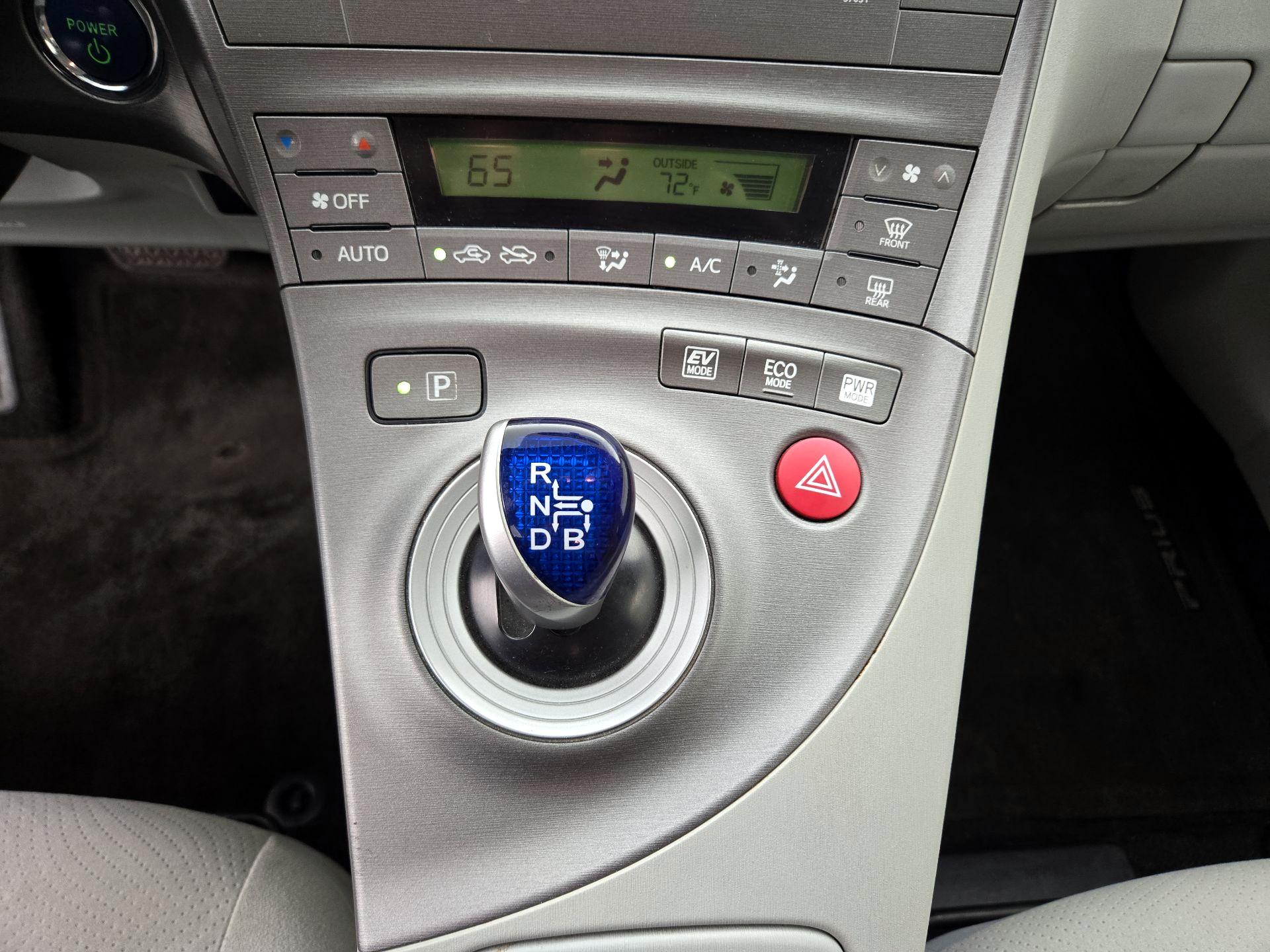 Thumbnail: 2014 Toyota Prius - 16