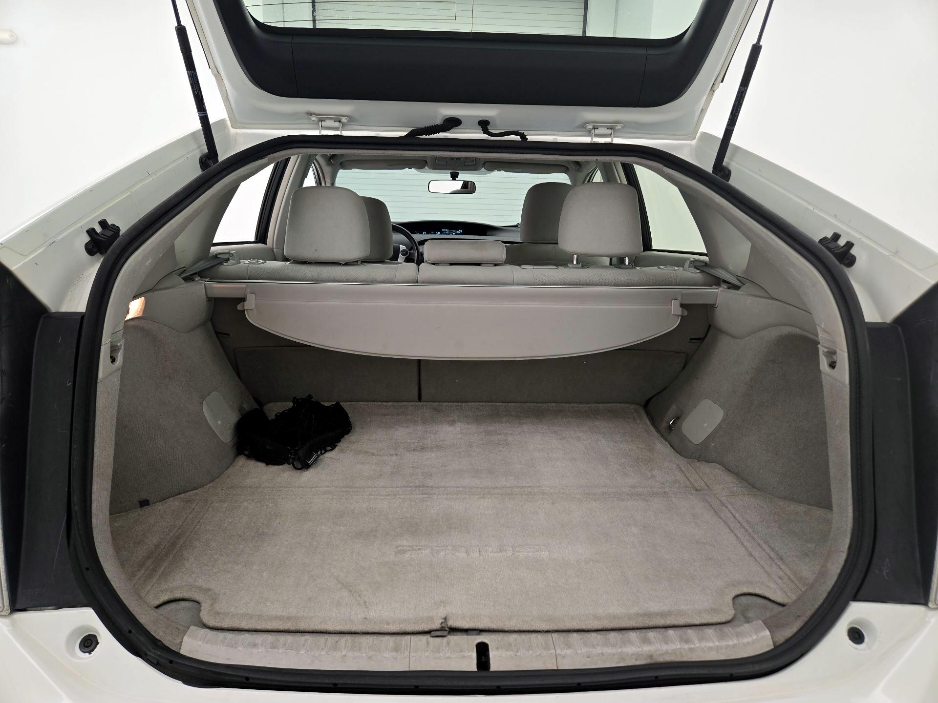 Thumbnail: 2014 Toyota Prius - 19