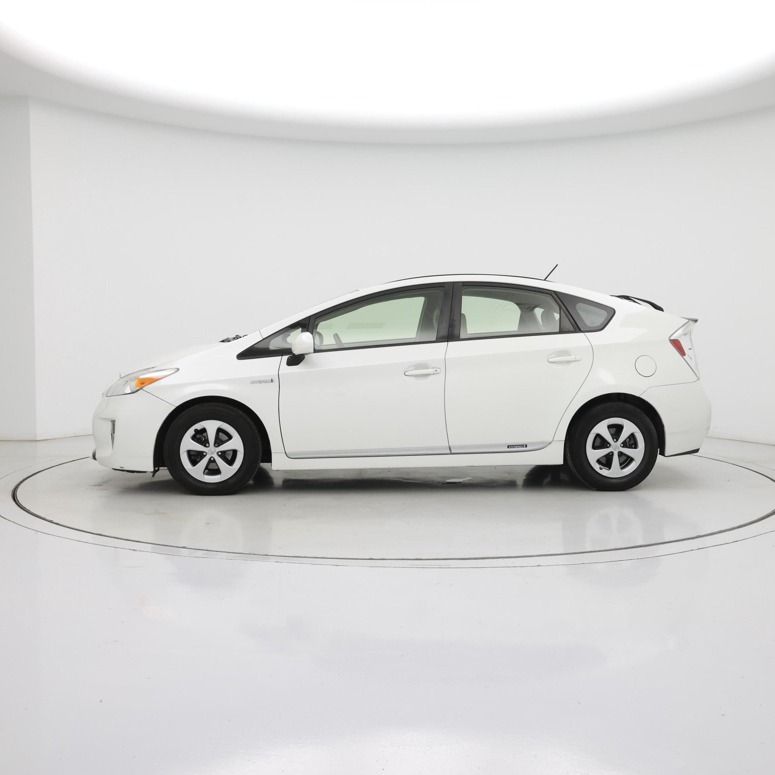 Thumbnail: 2014 Toyota Prius - 3