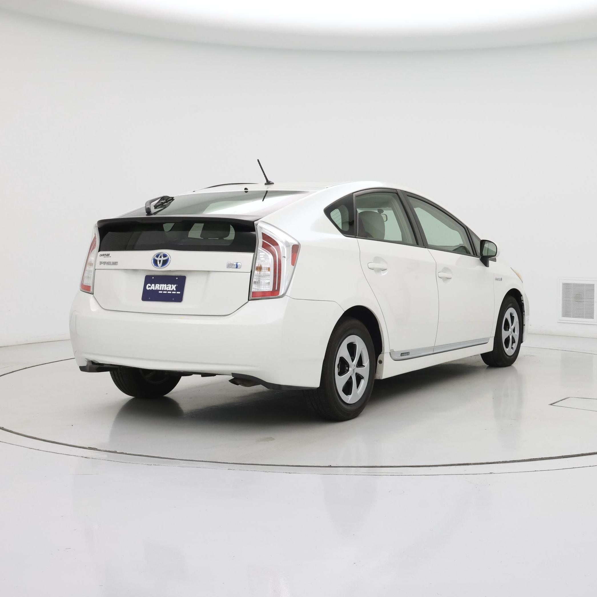 Thumbnail: 2014 Toyota Prius - 8