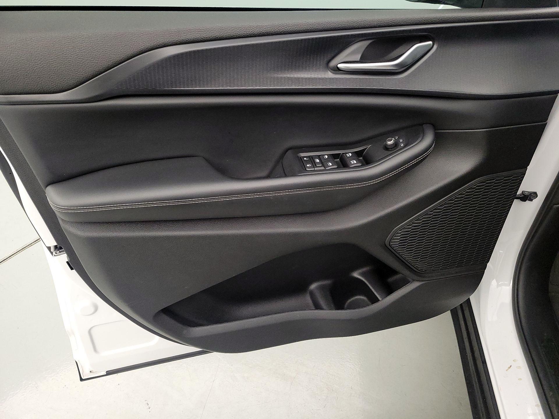 Thumbnail: 2023 Jeep Grand Cherokee - 12