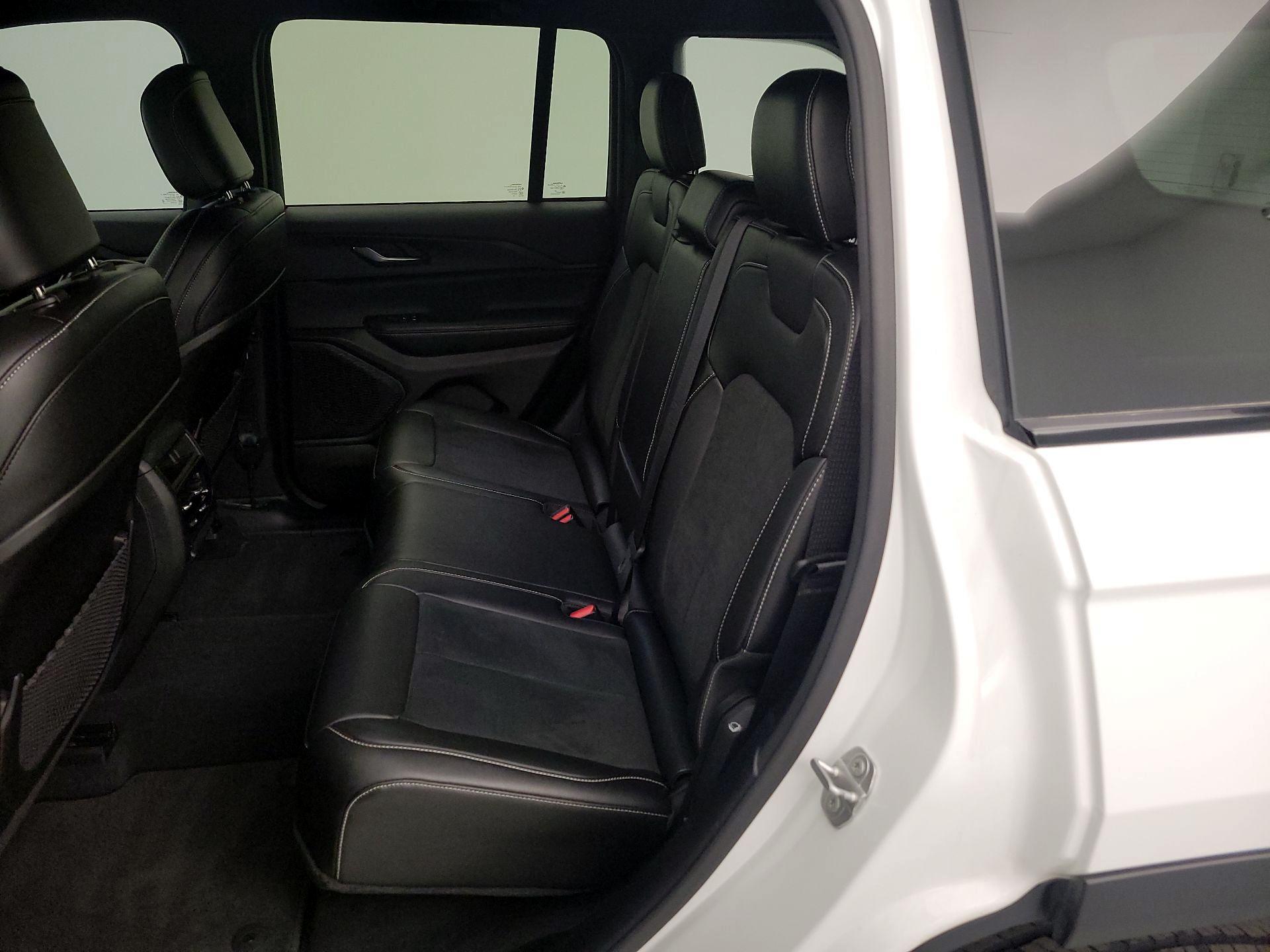 Thumbnail: 2023 Jeep Grand Cherokee - 19