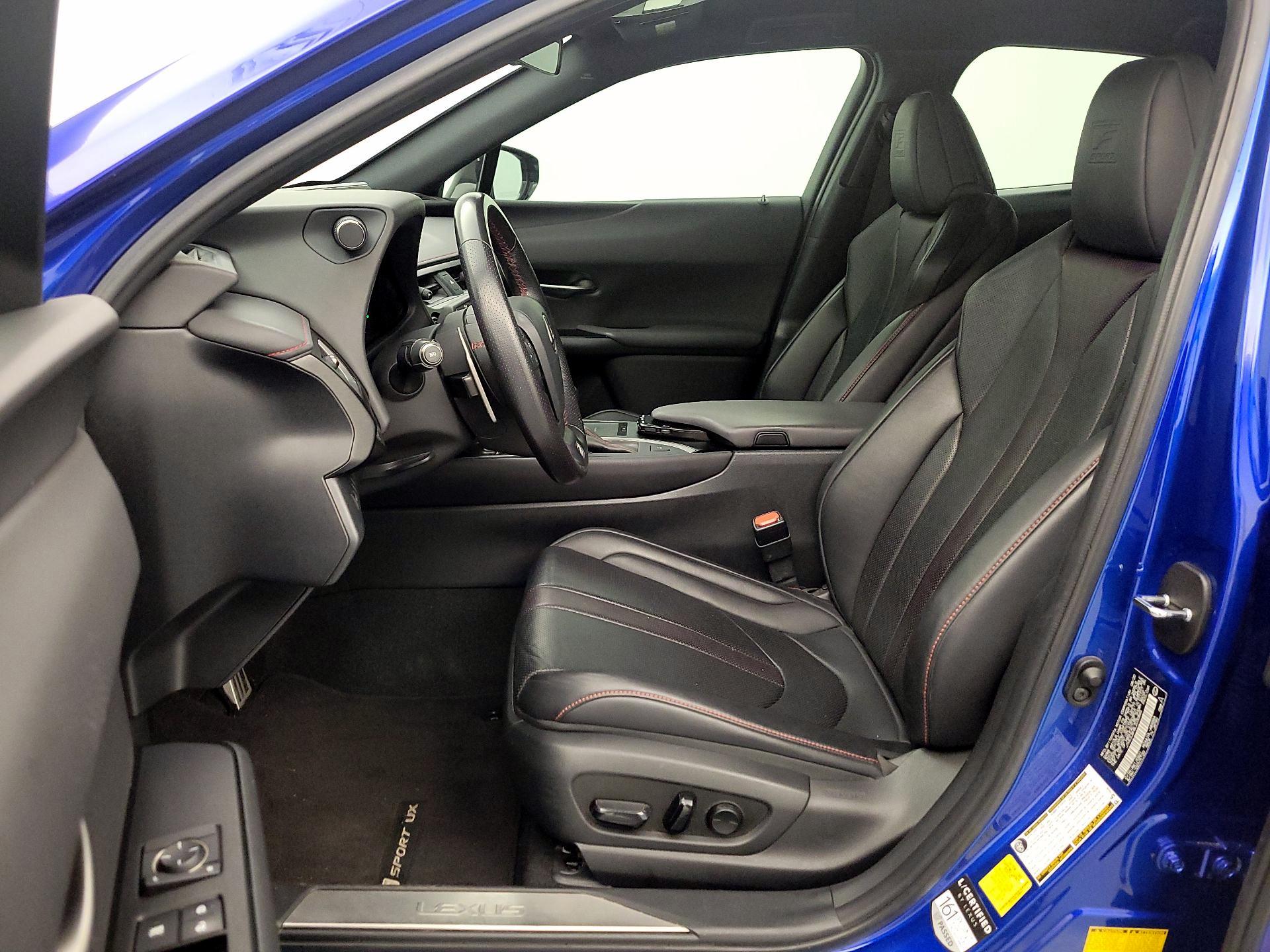 Thumbnail: 2020 Lexus UX - 11