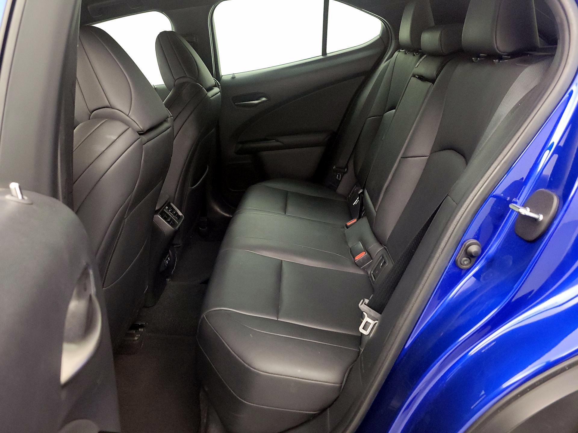 Thumbnail: 2020 Lexus UX - 19