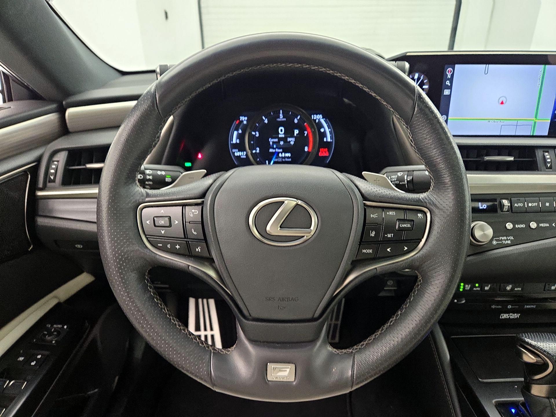 Thumbnail: 2021 Lexus ES - 10