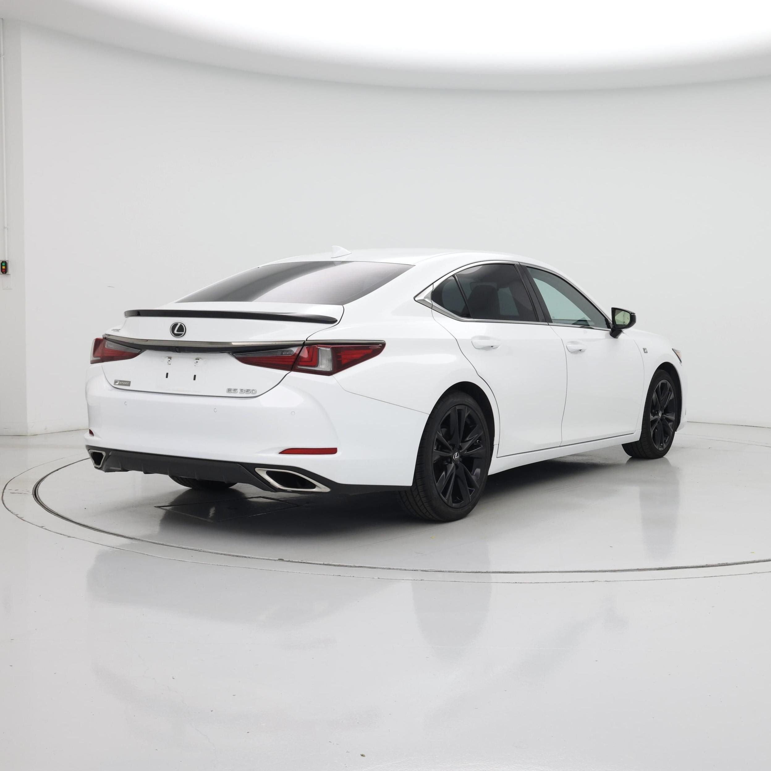 Thumbnail: 2021 Lexus ES - 8
