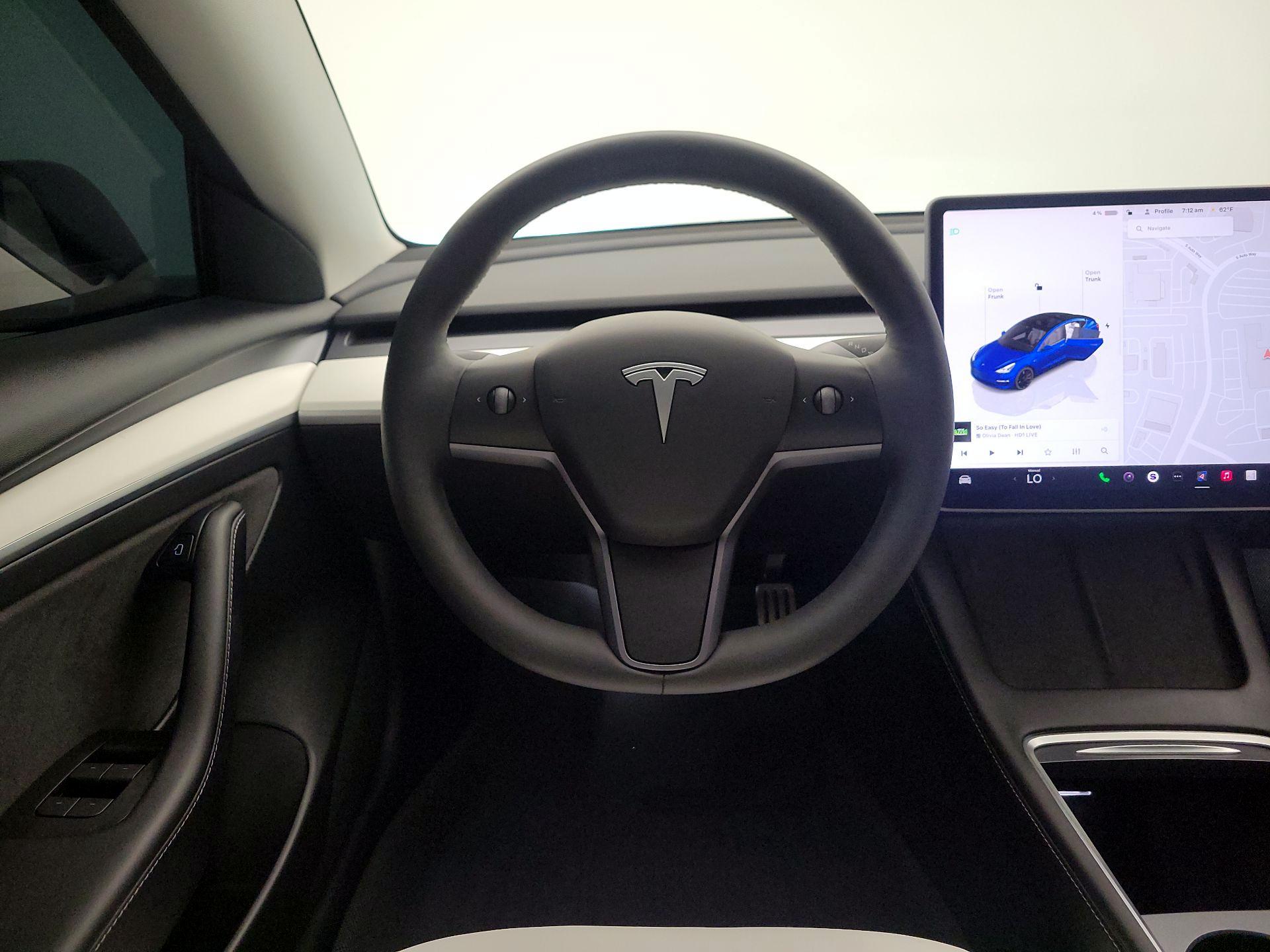 Thumbnail: 2023 Tesla Model 3 - 10