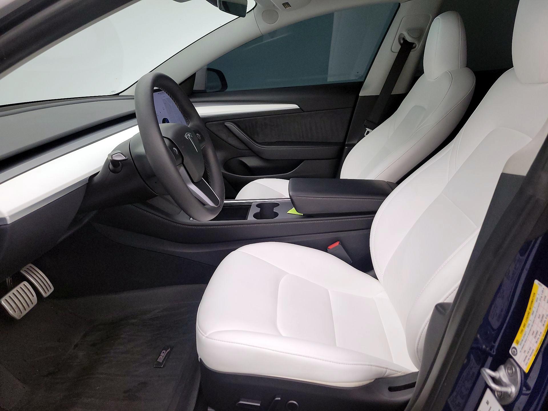 Thumbnail: 2023 Tesla Model 3 - 11