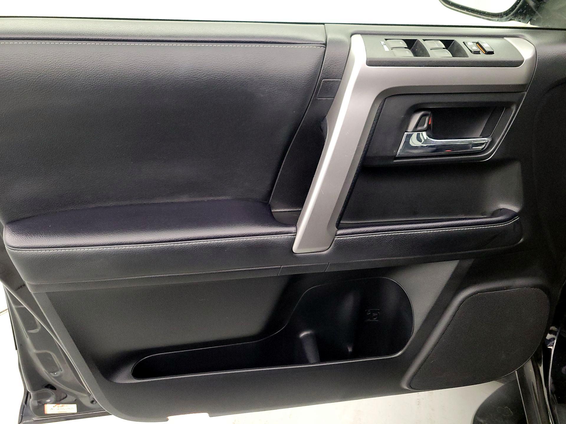 Thumbnail: 2020 Toyota 4Runner - 12