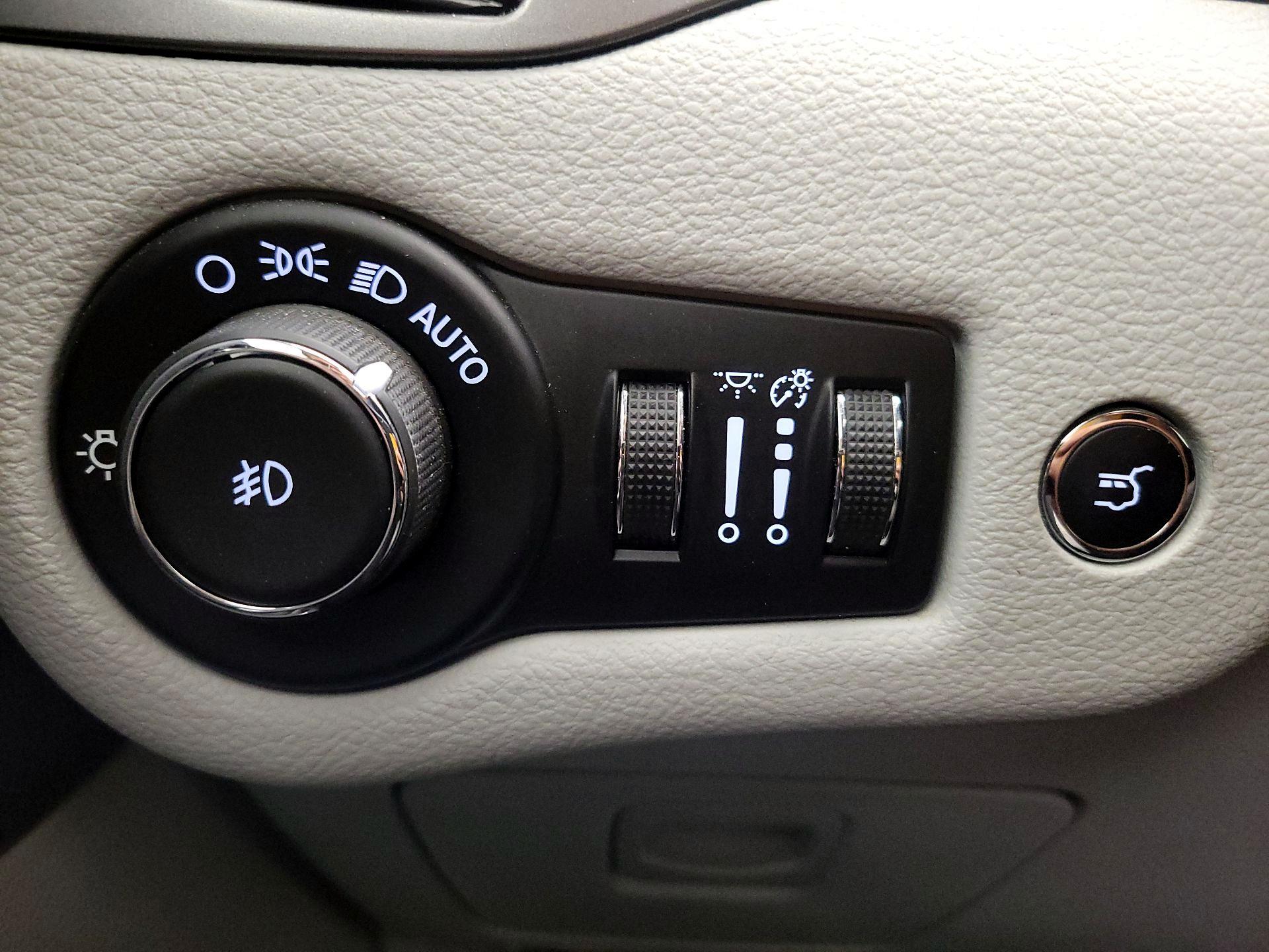 Thumbnail: 2020 Jeep Cherokee - 13