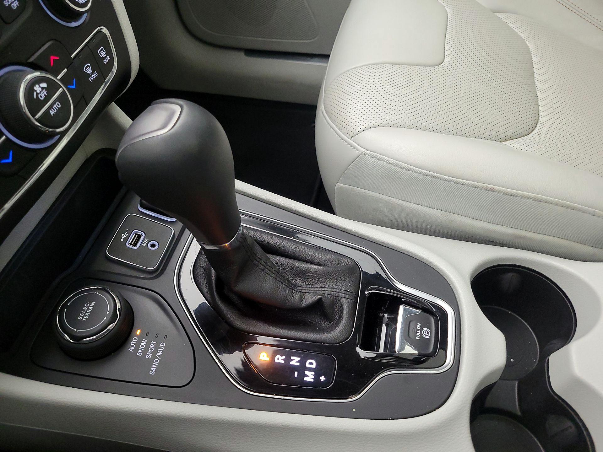 Thumbnail: 2020 Jeep Cherokee - 17