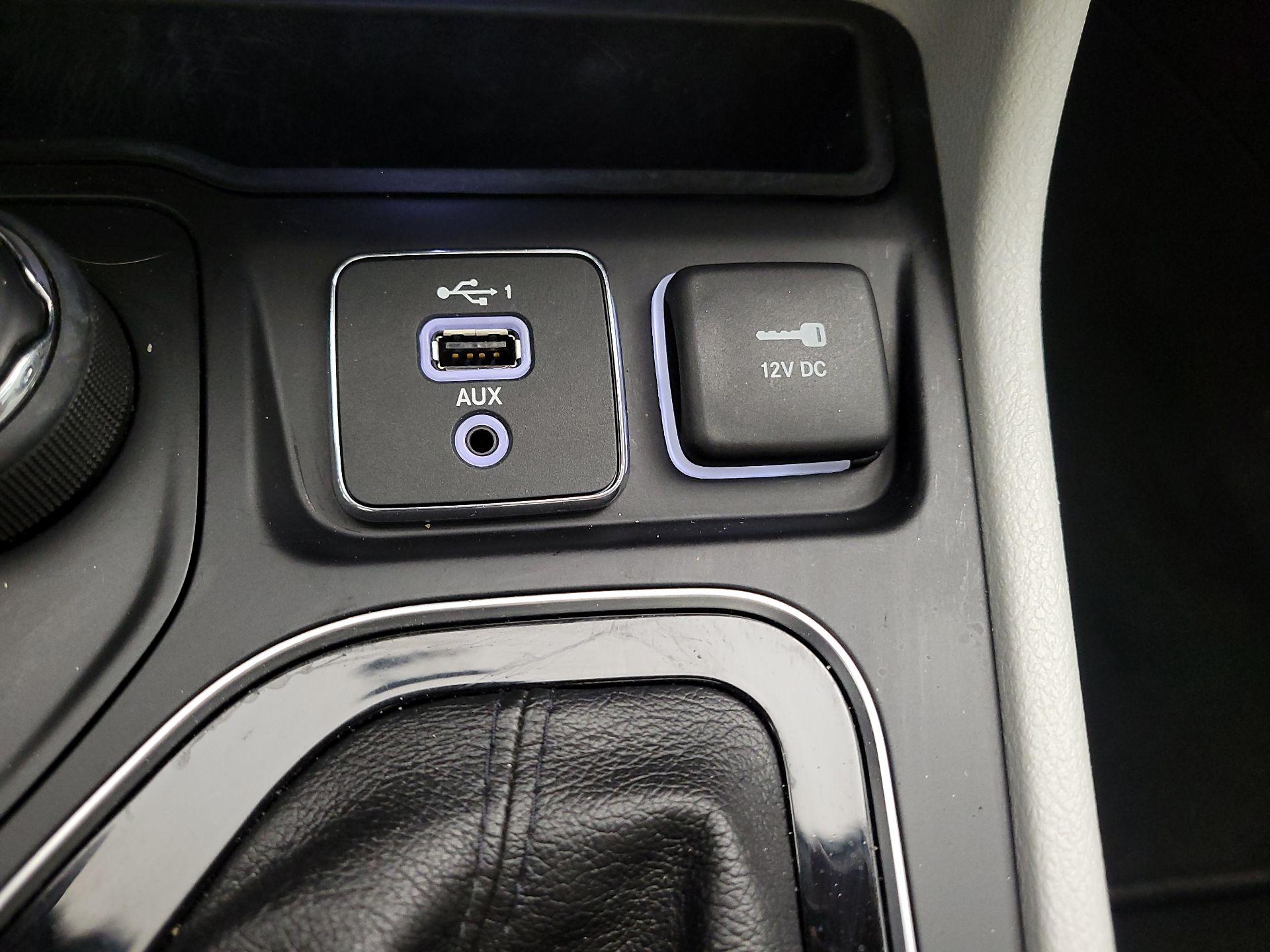 Thumbnail: 2020 Jeep Cherokee - 18