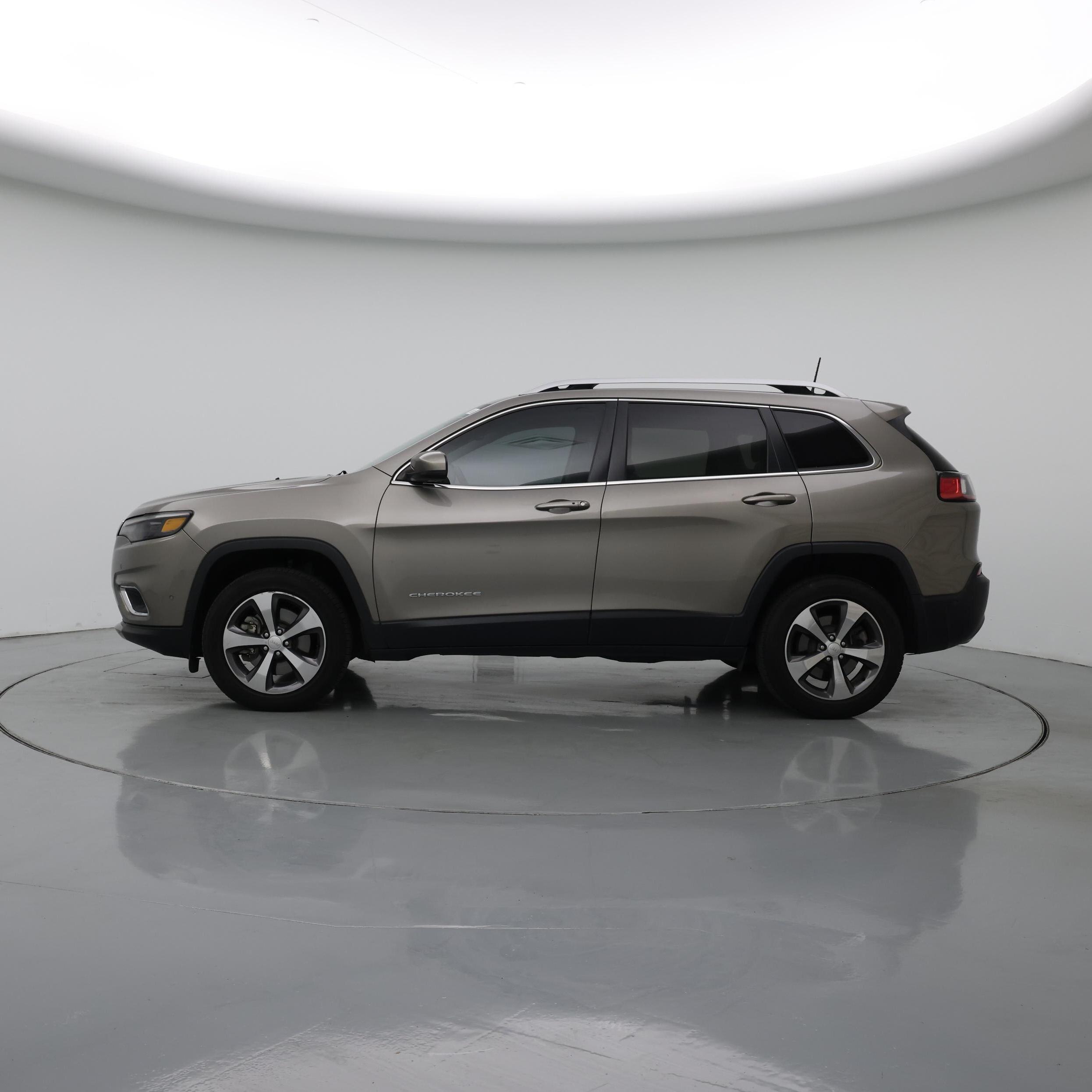 Thumbnail: 2020 Jeep Cherokee - 3