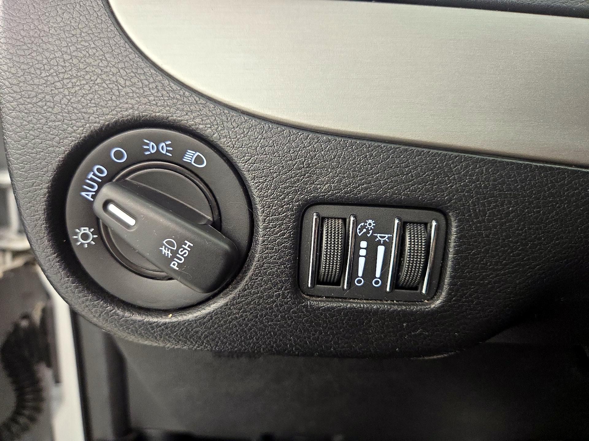 Thumbnail: 2017 Dodge Grand Caravan - 13