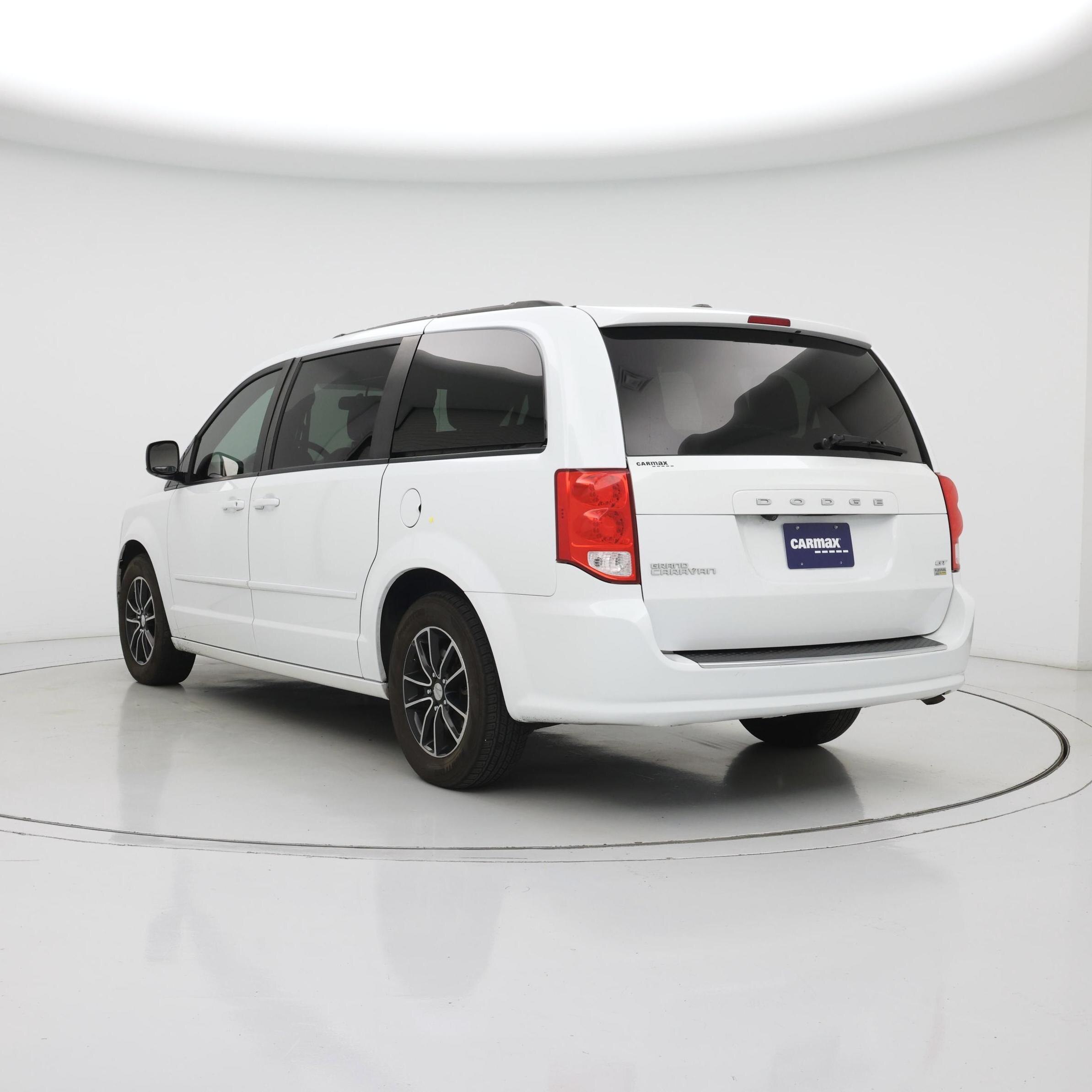Thumbnail: 2017 Dodge Grand Caravan - 2