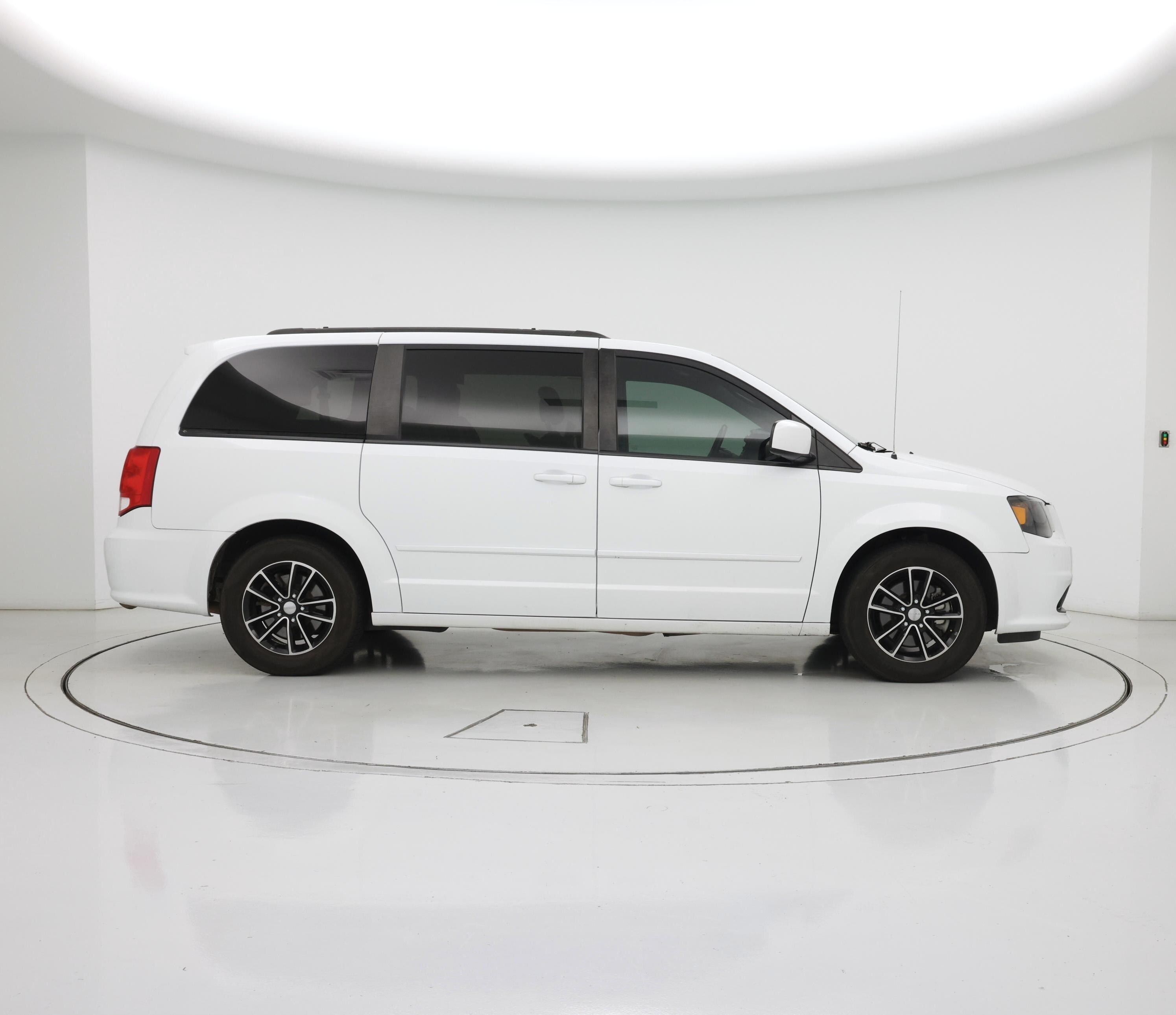 Thumbnail: 2017 Dodge Grand Caravan - 7