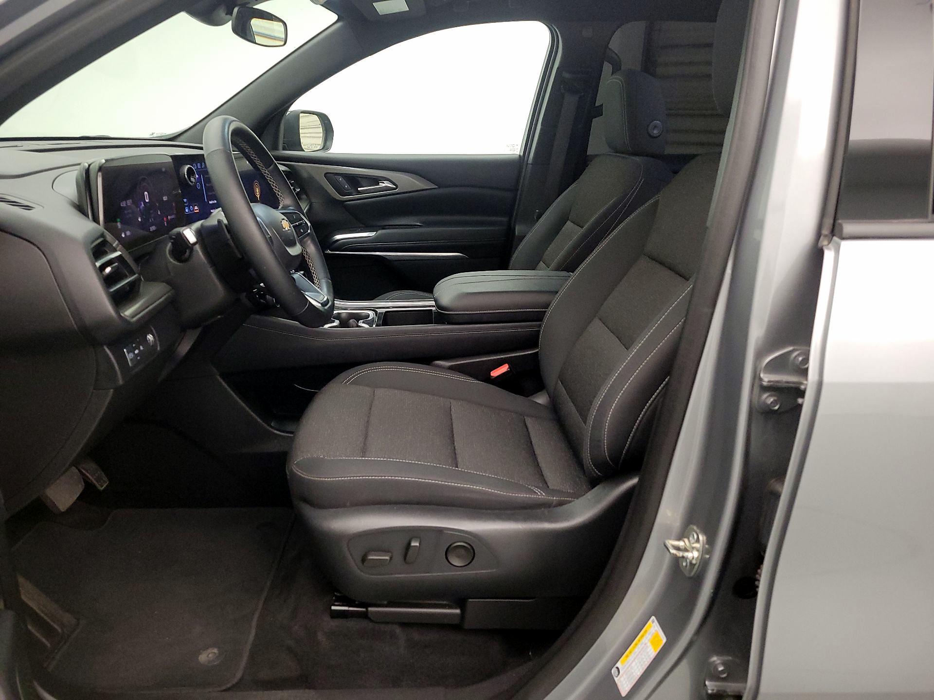 Thumbnail: 2025 Chevrolet Traverse - 11