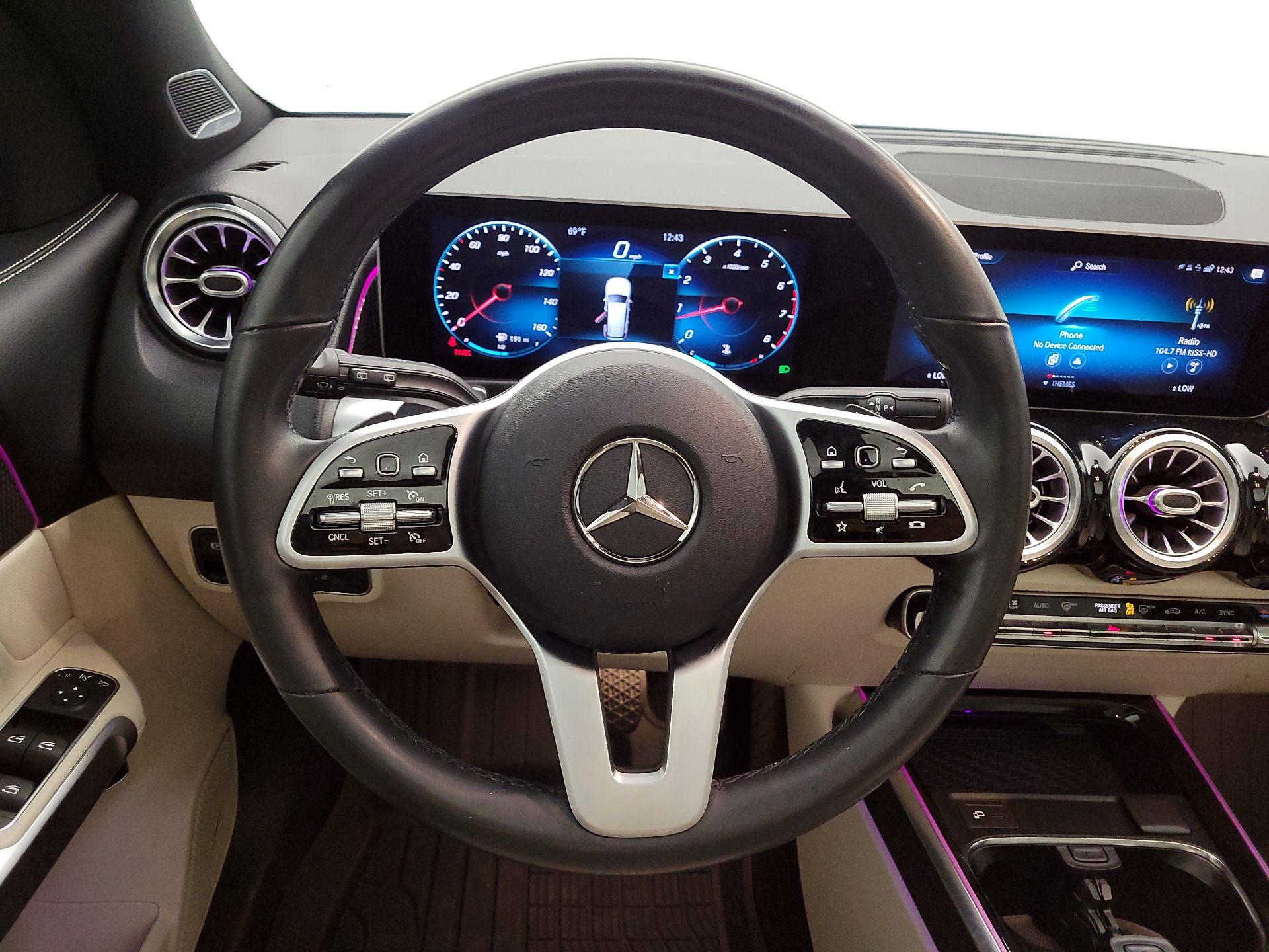 Thumbnail: 2021 Mercedes-Benz GLB - 10