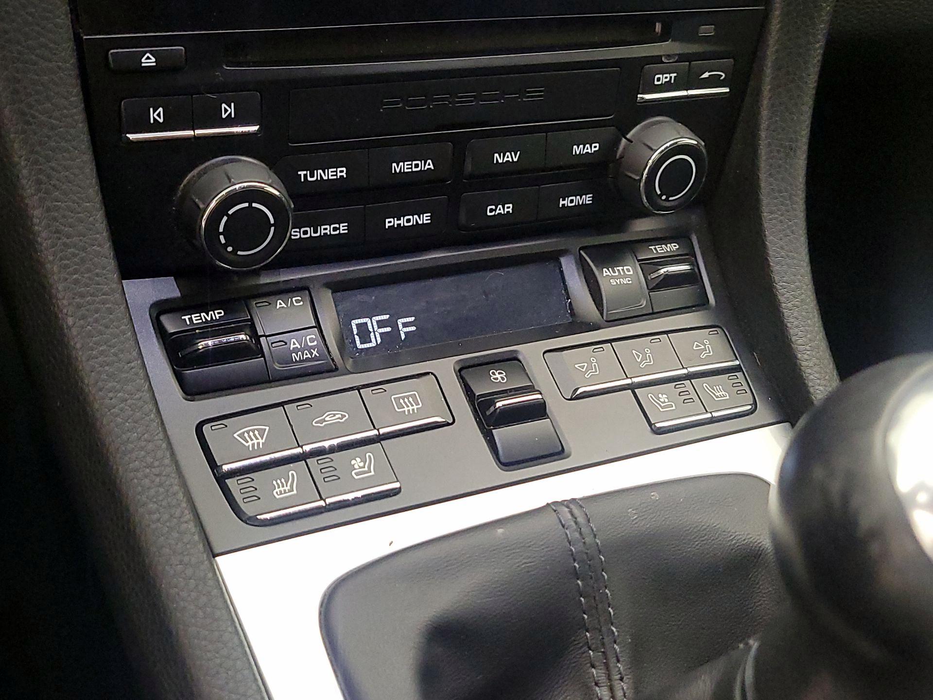 Thumbnail: 2023 Porsche 718 Boxster - 16