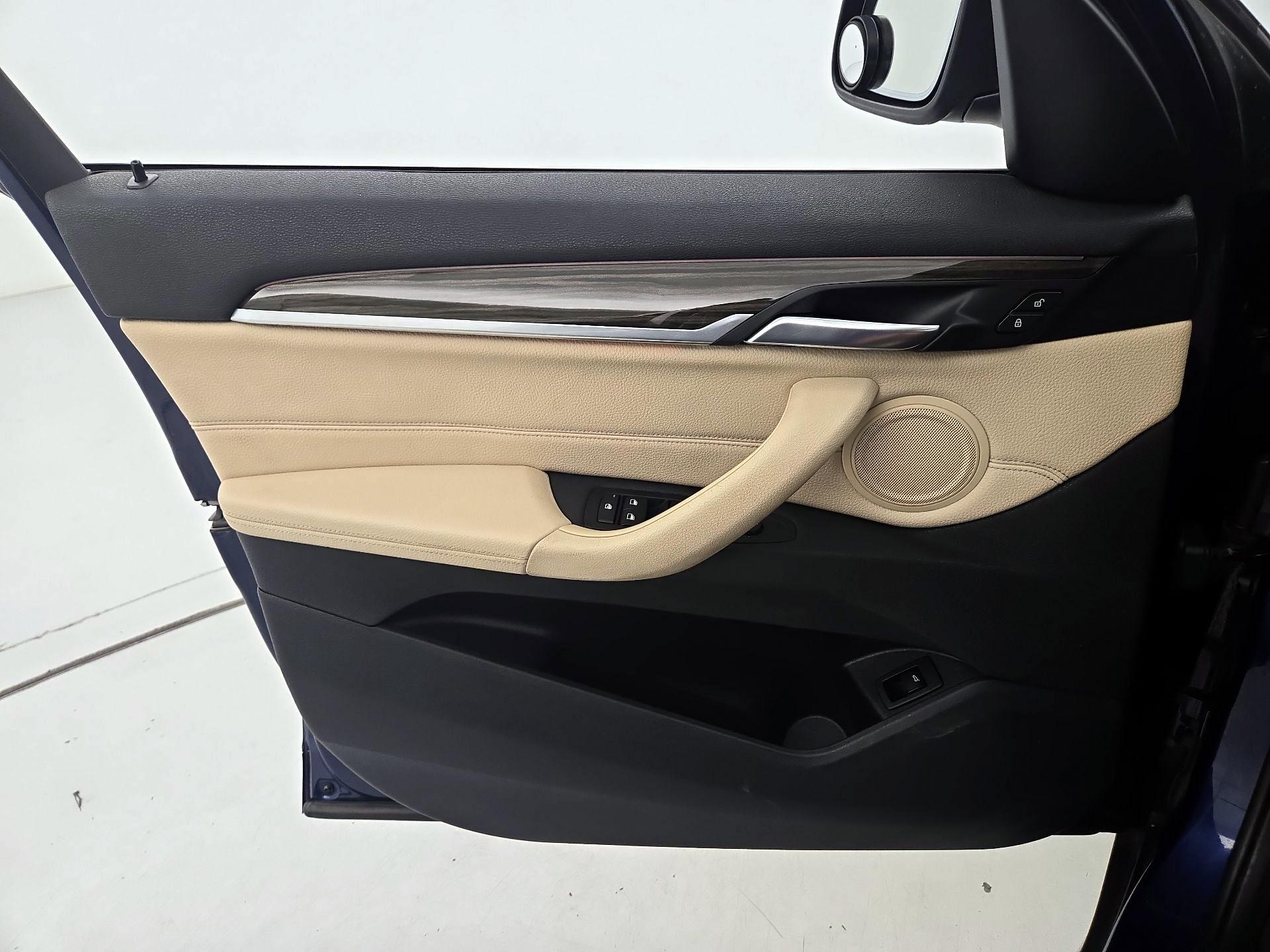 Thumbnail: 2016 BMW X1 - 10