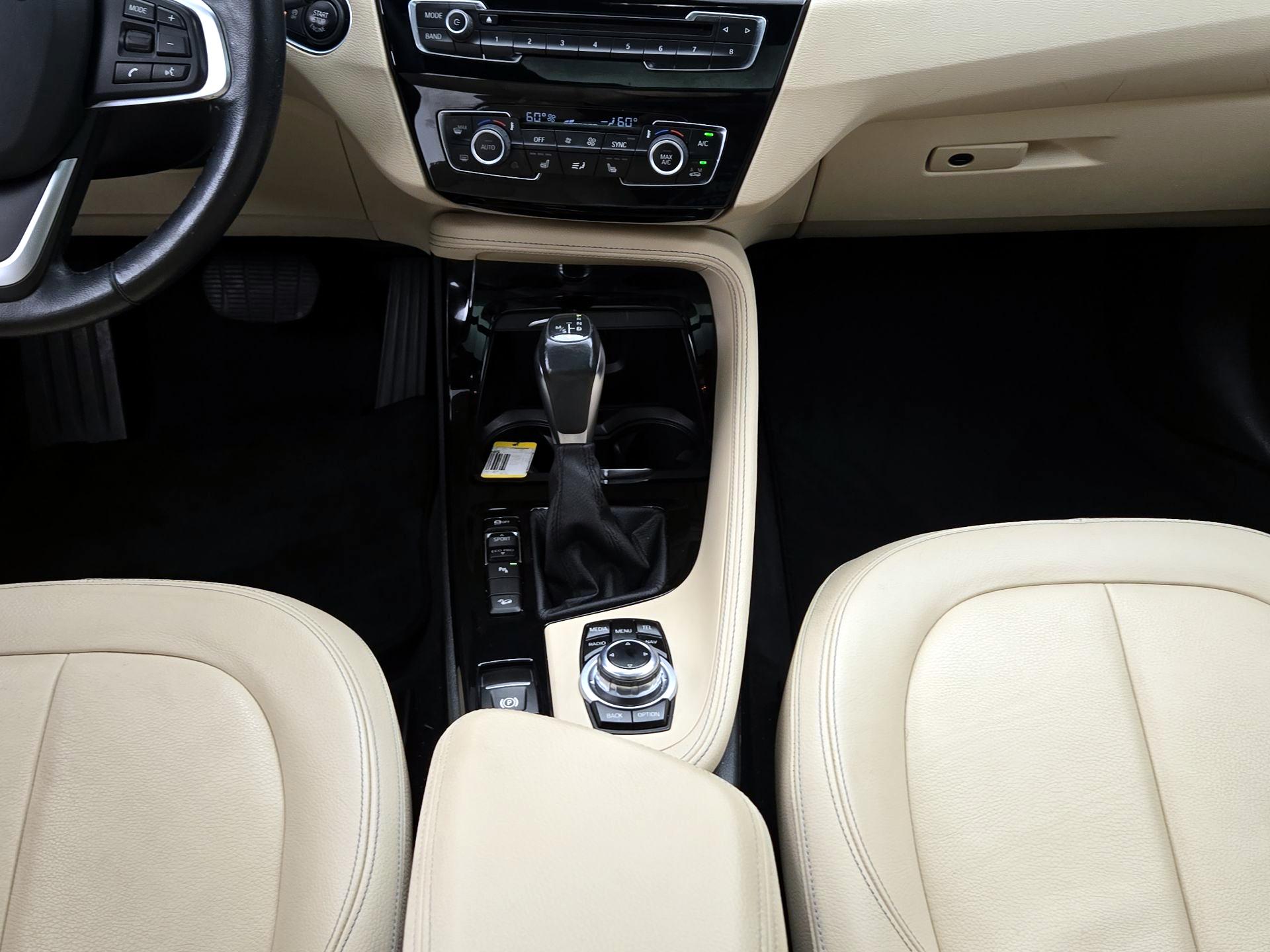 Thumbnail: 2016 BMW X1 - 16