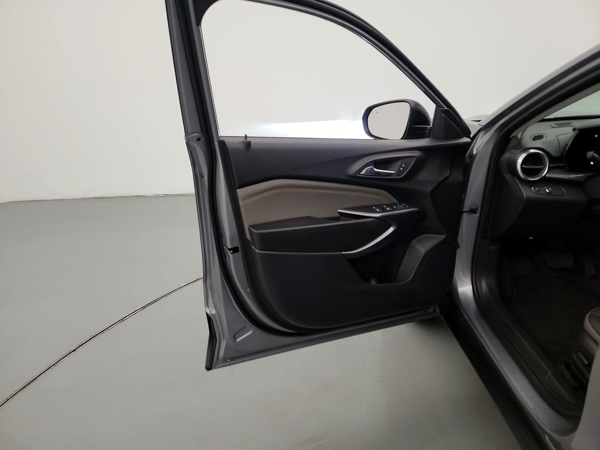 Thumbnail: 2026 Chevrolet Trax - 12