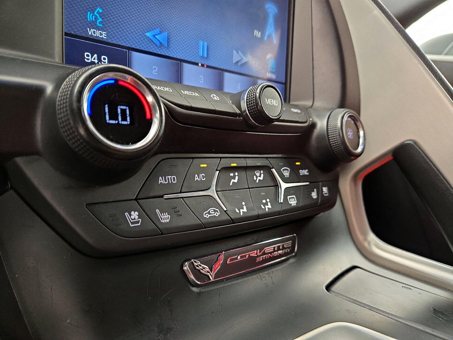 Thumbnail: 2015 Chevrolet Corvette - 17