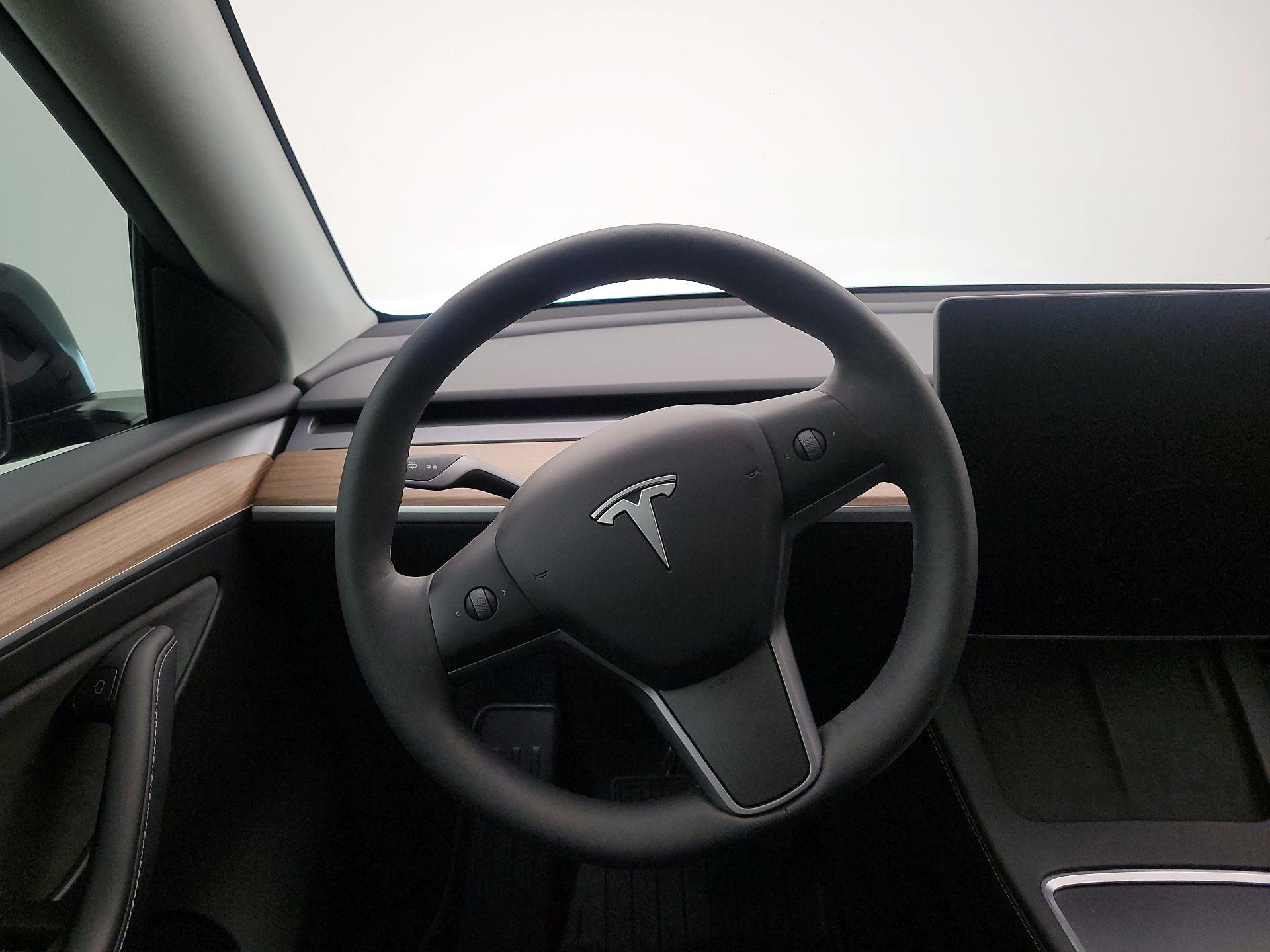 Thumbnail: 2025 Tesla Model Y - 10