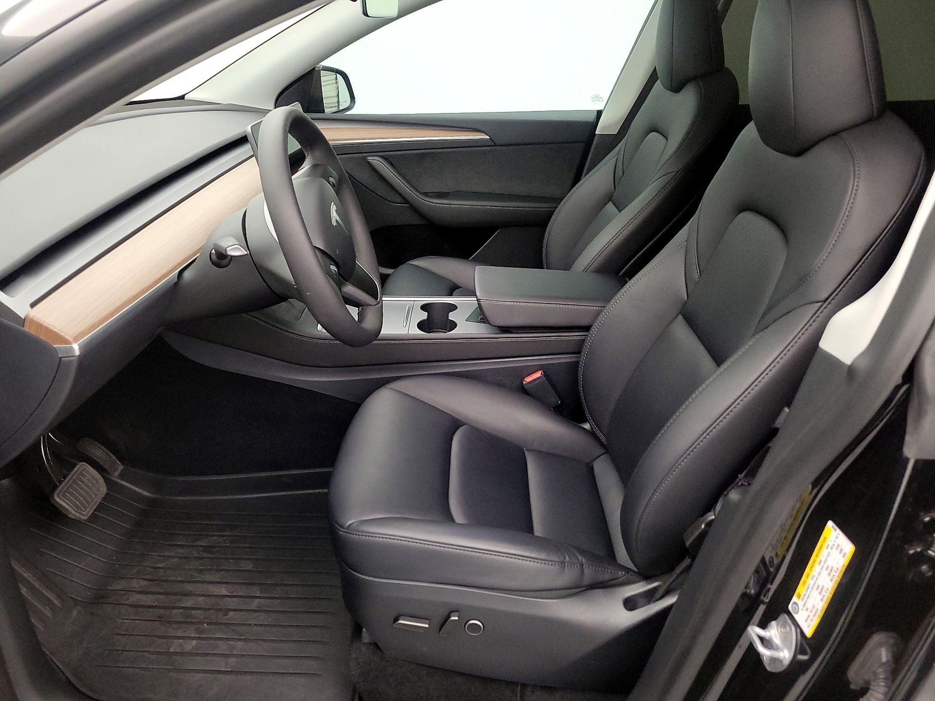 Thumbnail: 2025 Tesla Model Y - 11