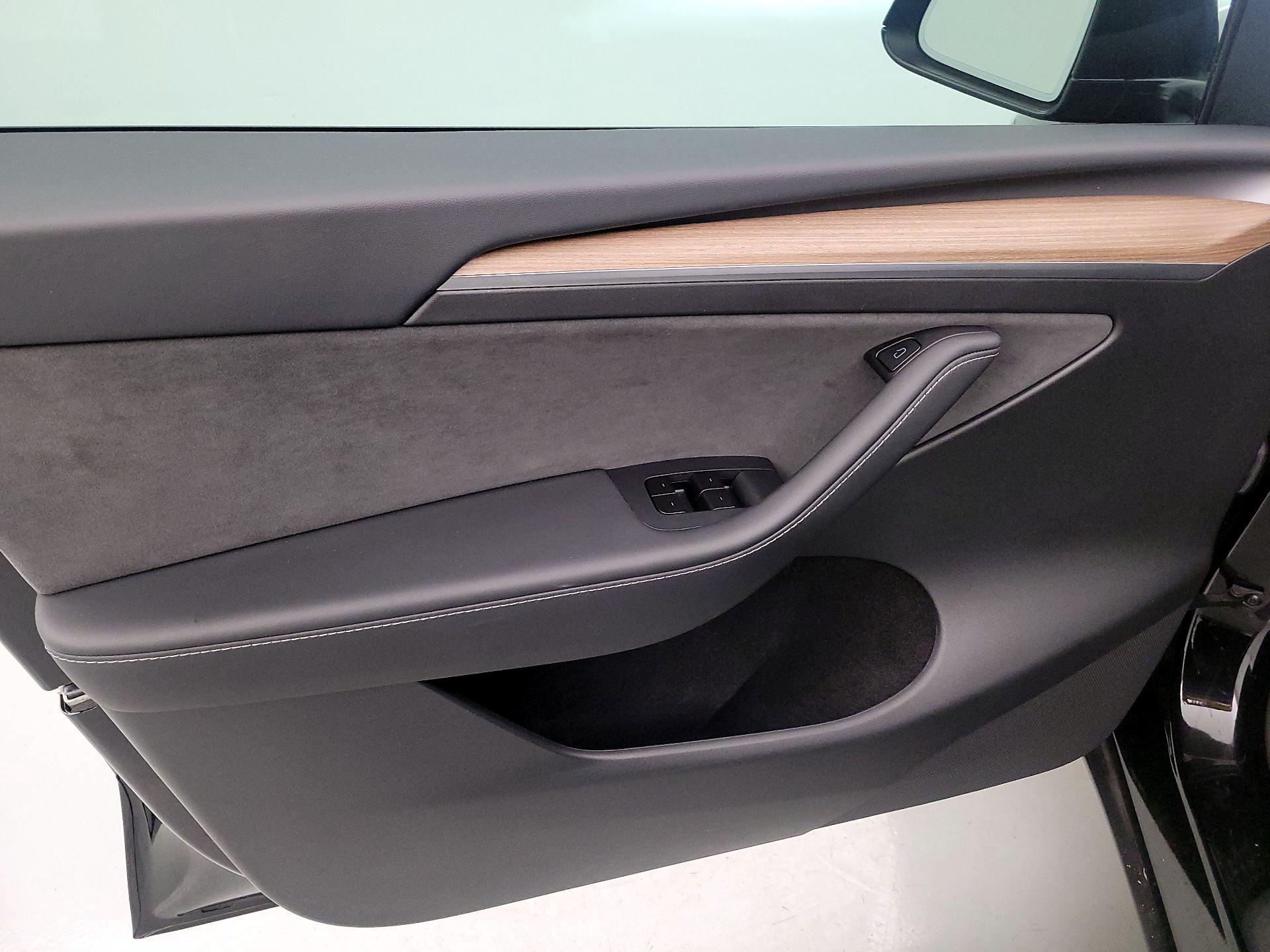 Thumbnail: 2025 Tesla Model Y - 12