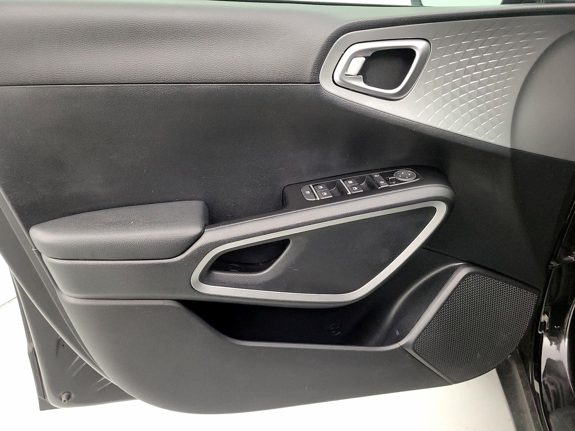 Thumbnail: 2022 Kia Soul - 12