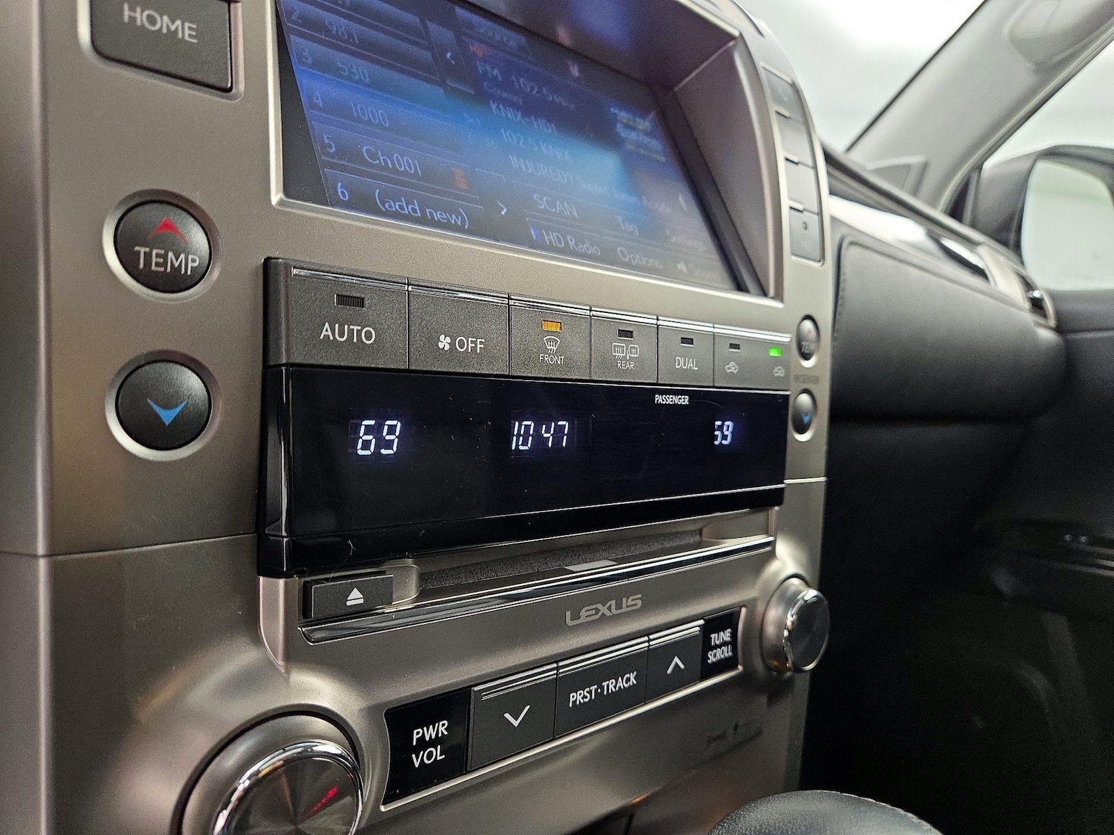 2017 Lexus GX Base - Photo 18