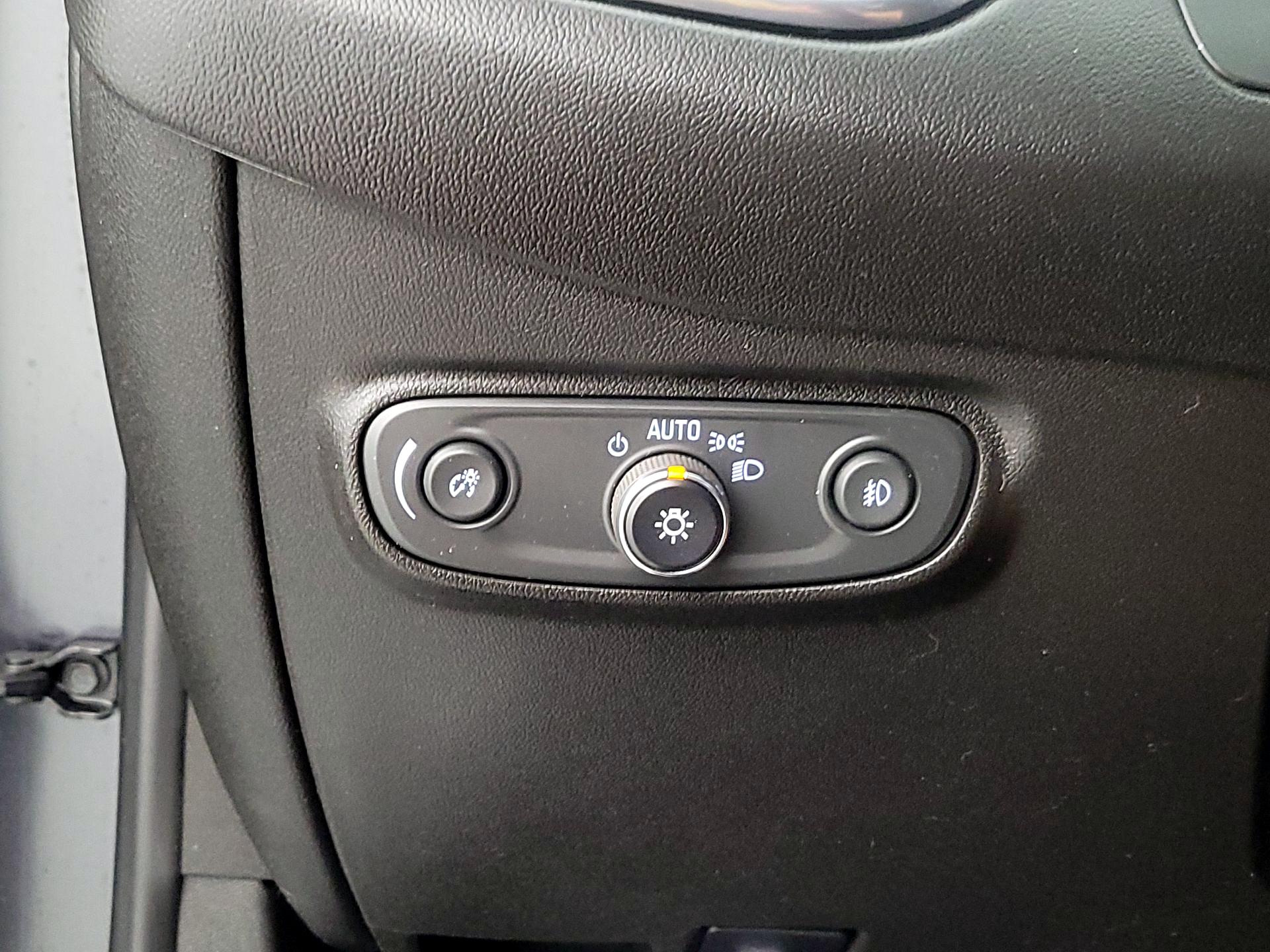 Thumbnail: 2022 Chevrolet Equinox - 13