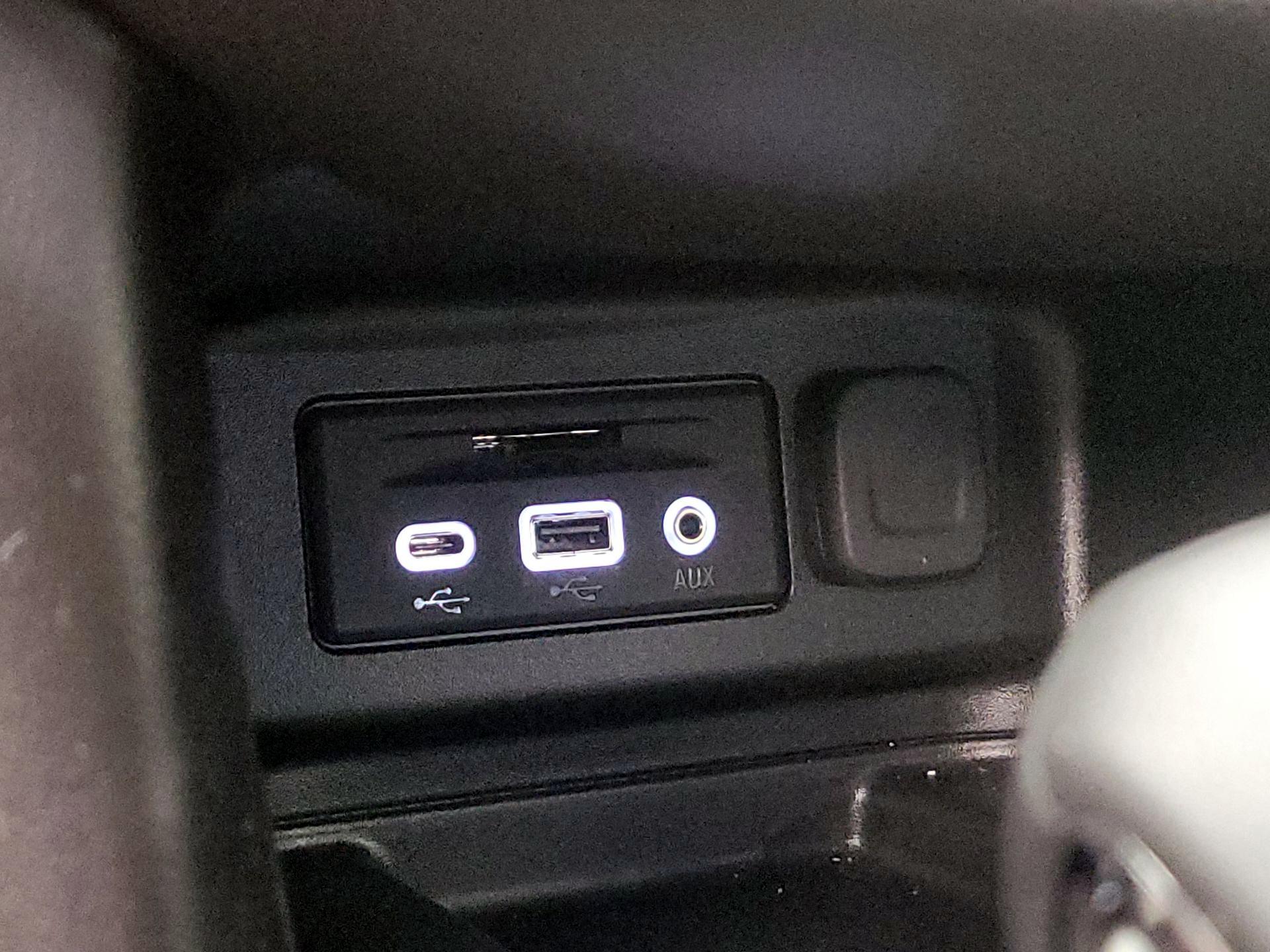 Thumbnail: 2022 Chevrolet Equinox - 18