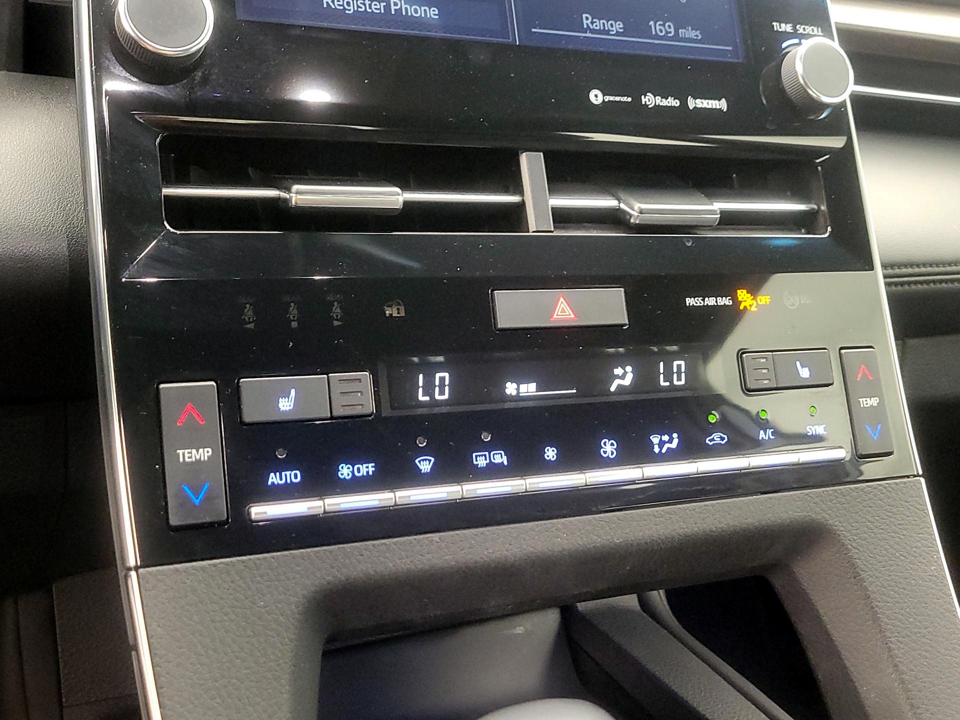 Thumbnail: 2022 Toyota Avalon - 16