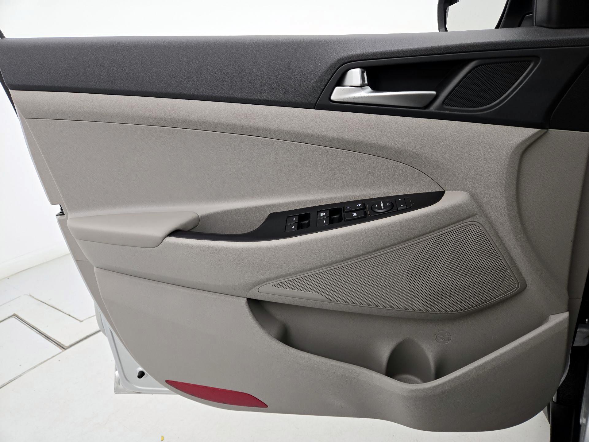 Thumbnail: 2019 Hyundai Tucson - 12