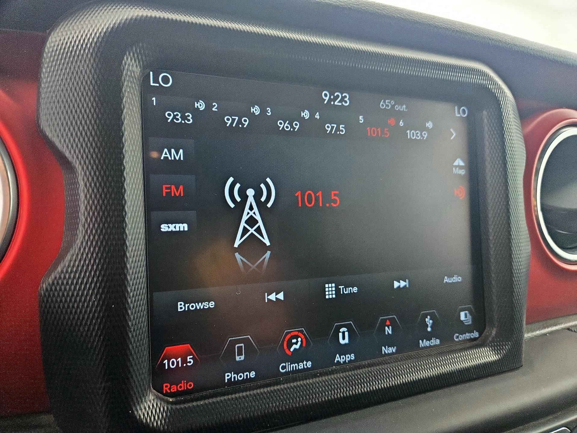 Thumbnail: 2018 Jeep Wrangler - 16