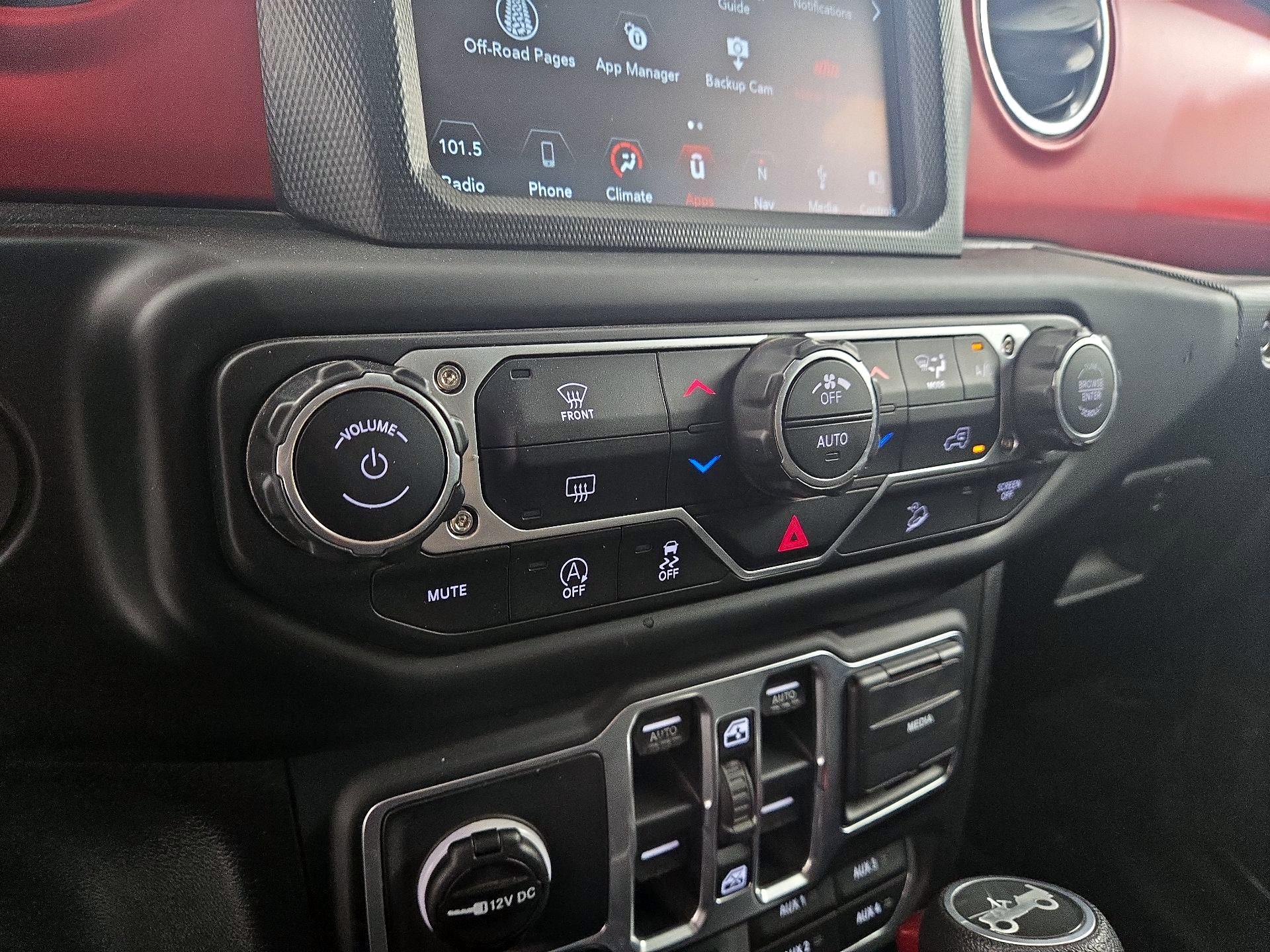 Thumbnail: 2018 Jeep Wrangler - 17