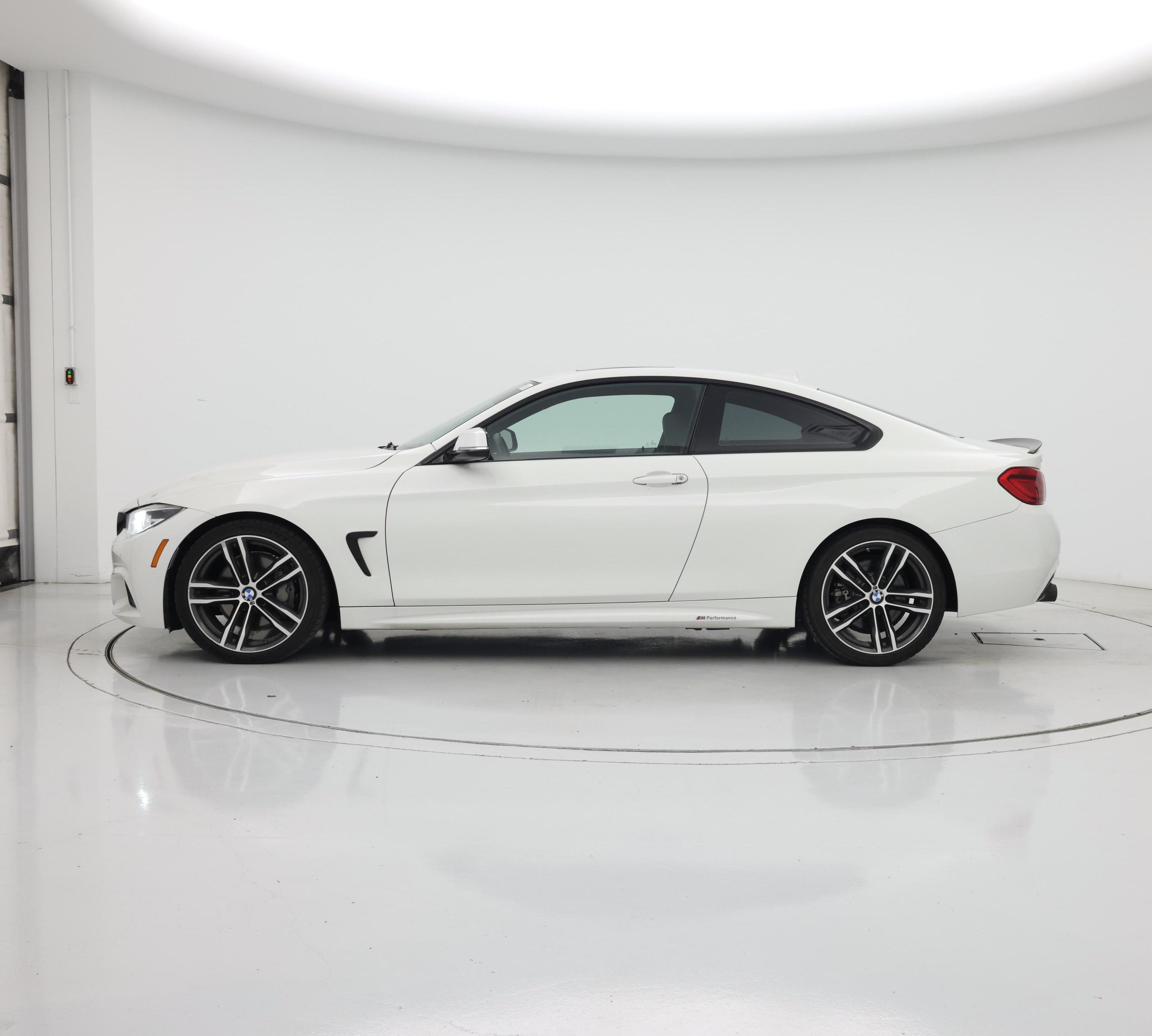 Thumbnail: 2019 BMW 4 Series - 3