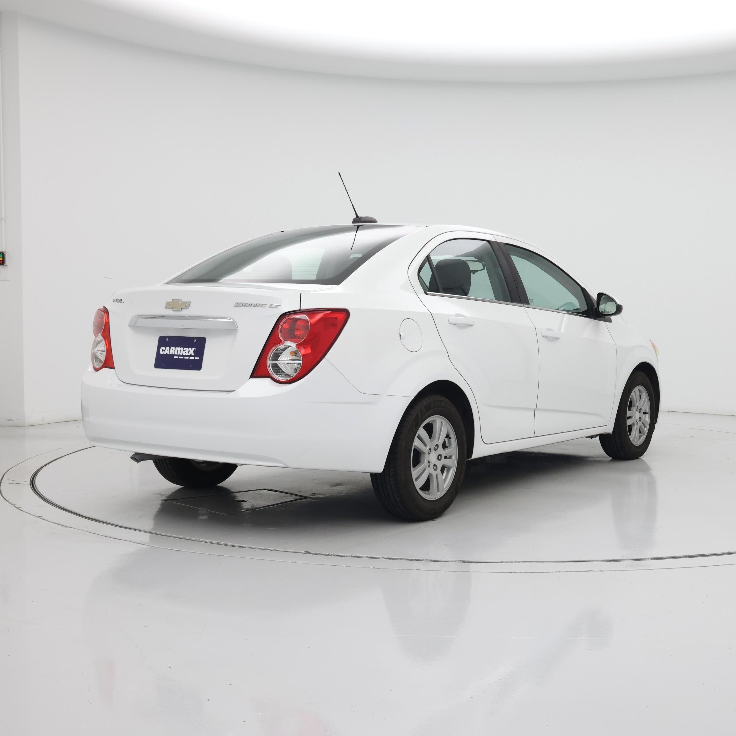 Thumbnail: 2016 Chevrolet Sonic - 8