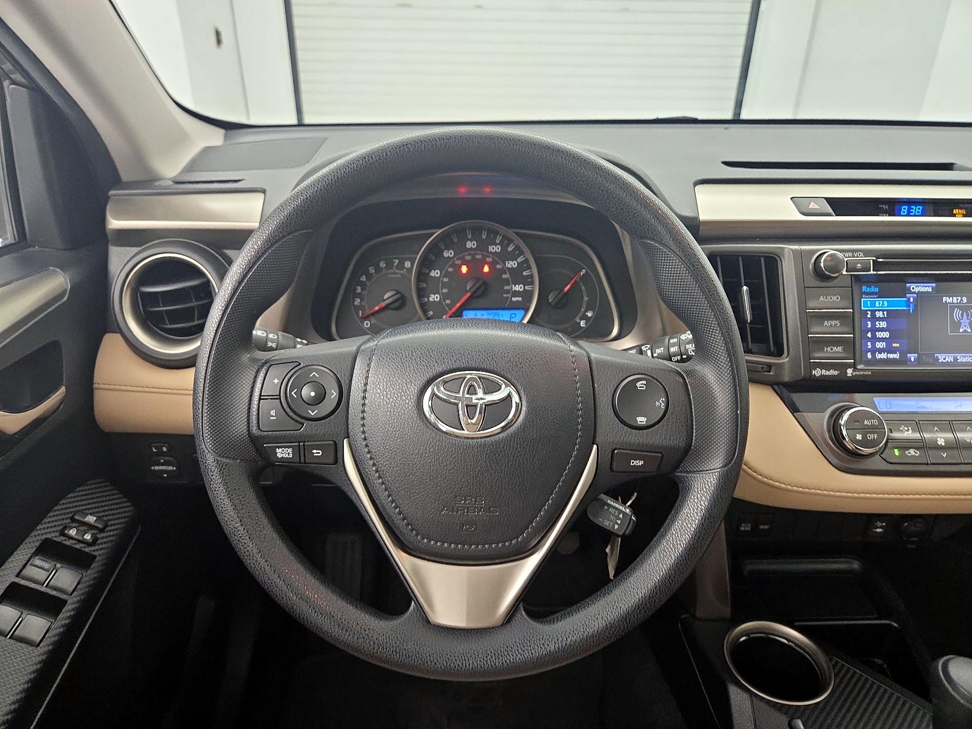 Thumbnail: 2015 Toyota RAV4 - 10