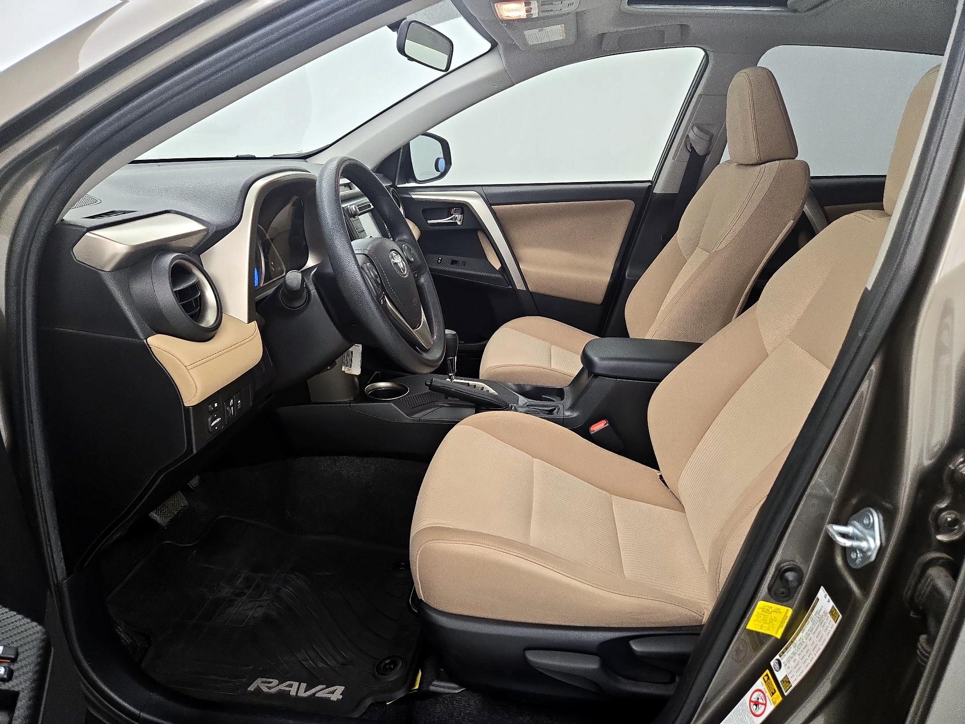 Thumbnail: 2015 Toyota RAV4 - 11