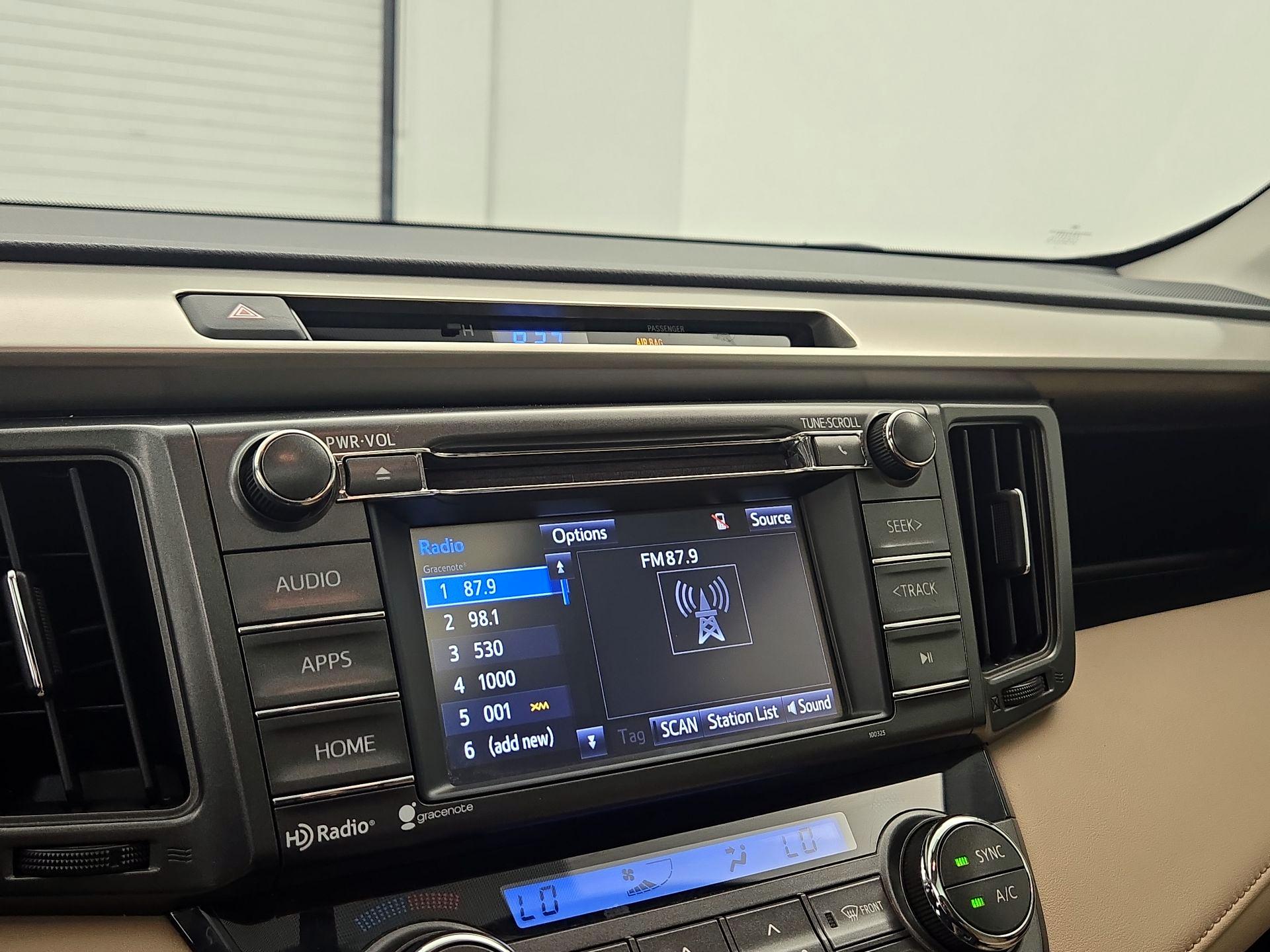 Thumbnail: 2015 Toyota RAV4 - 15