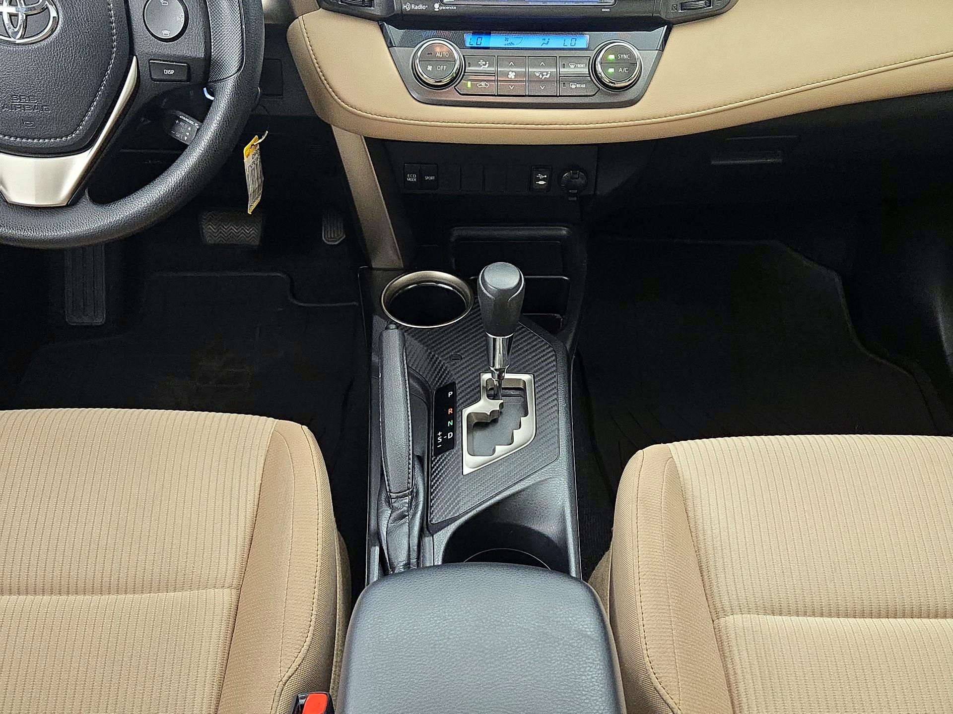 Thumbnail: 2015 Toyota RAV4 - 17