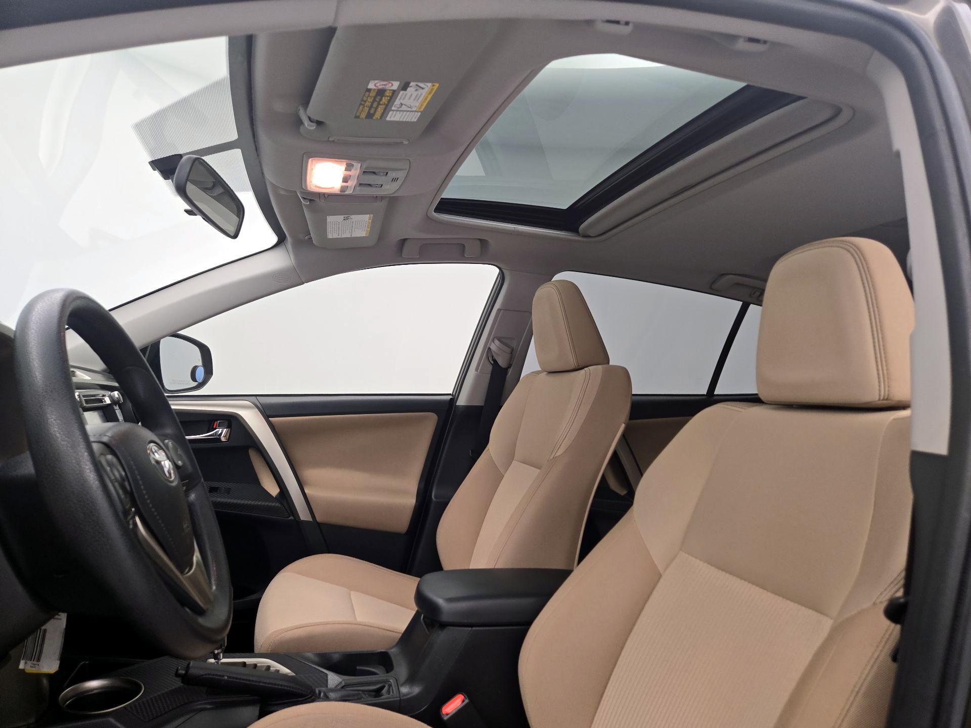 Thumbnail: 2015 Toyota RAV4 - 19