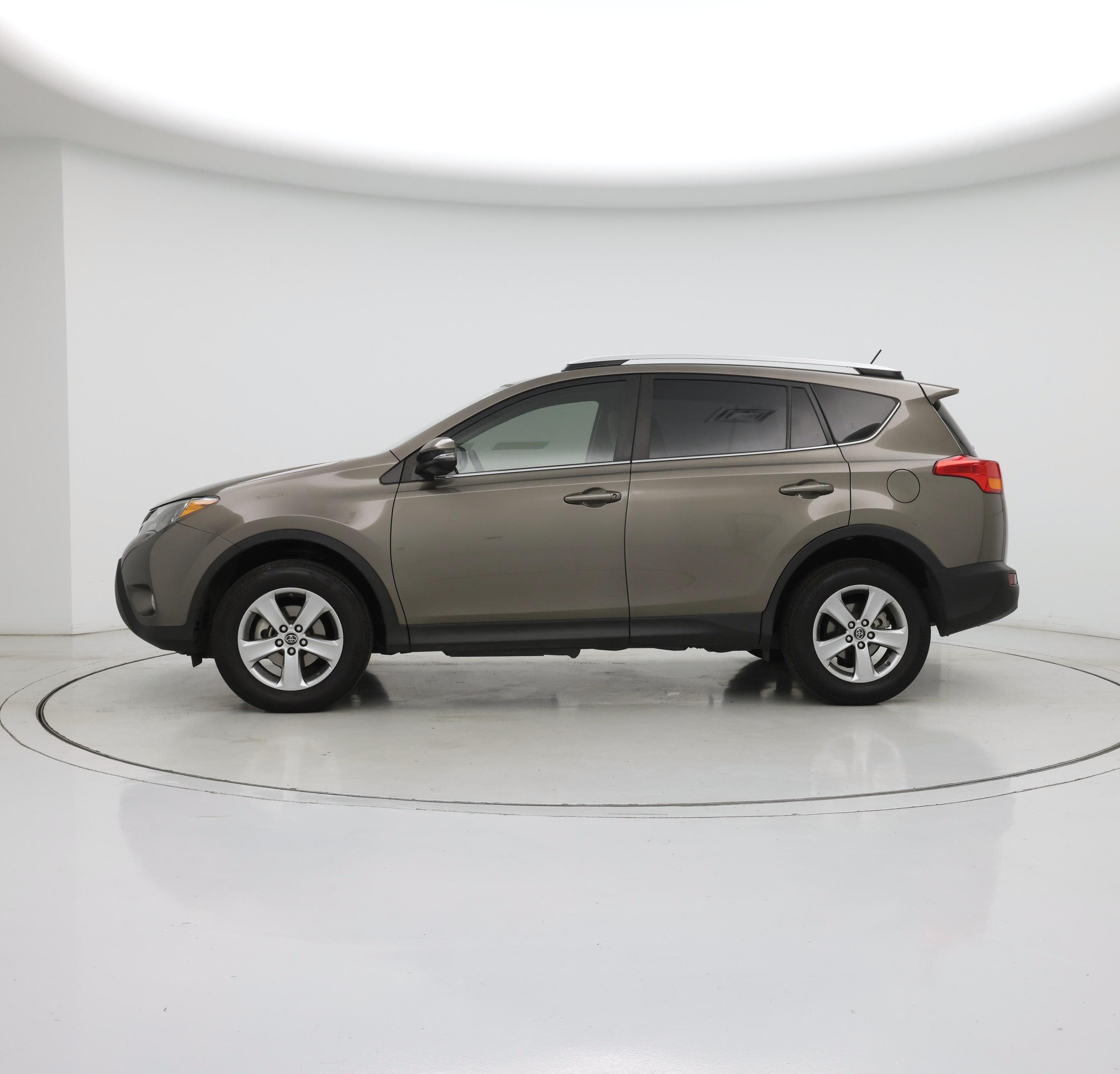 Thumbnail: 2015 Toyota RAV4 - 3