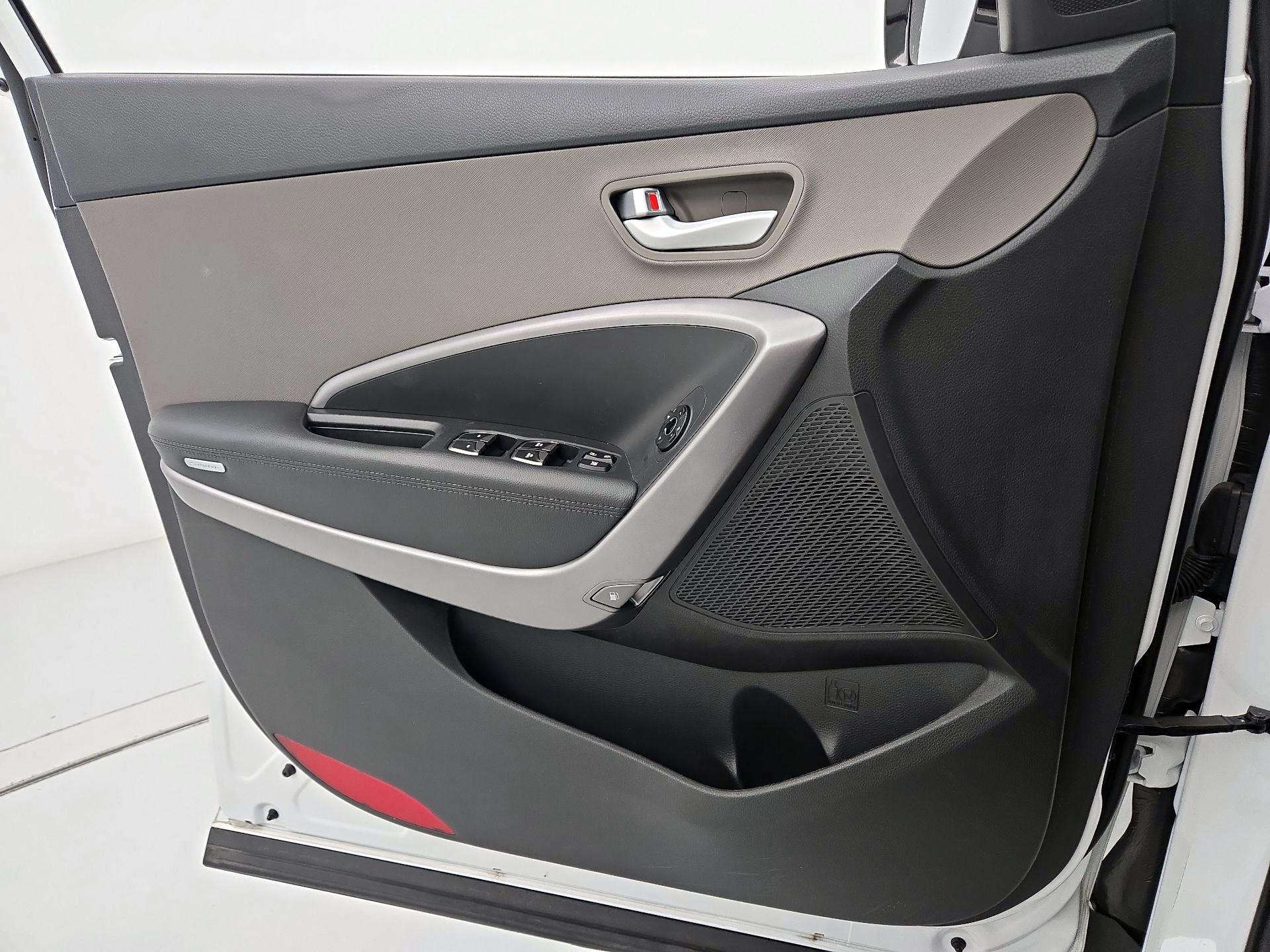 Thumbnail: 2015 Hyundai Santa Fe - 12