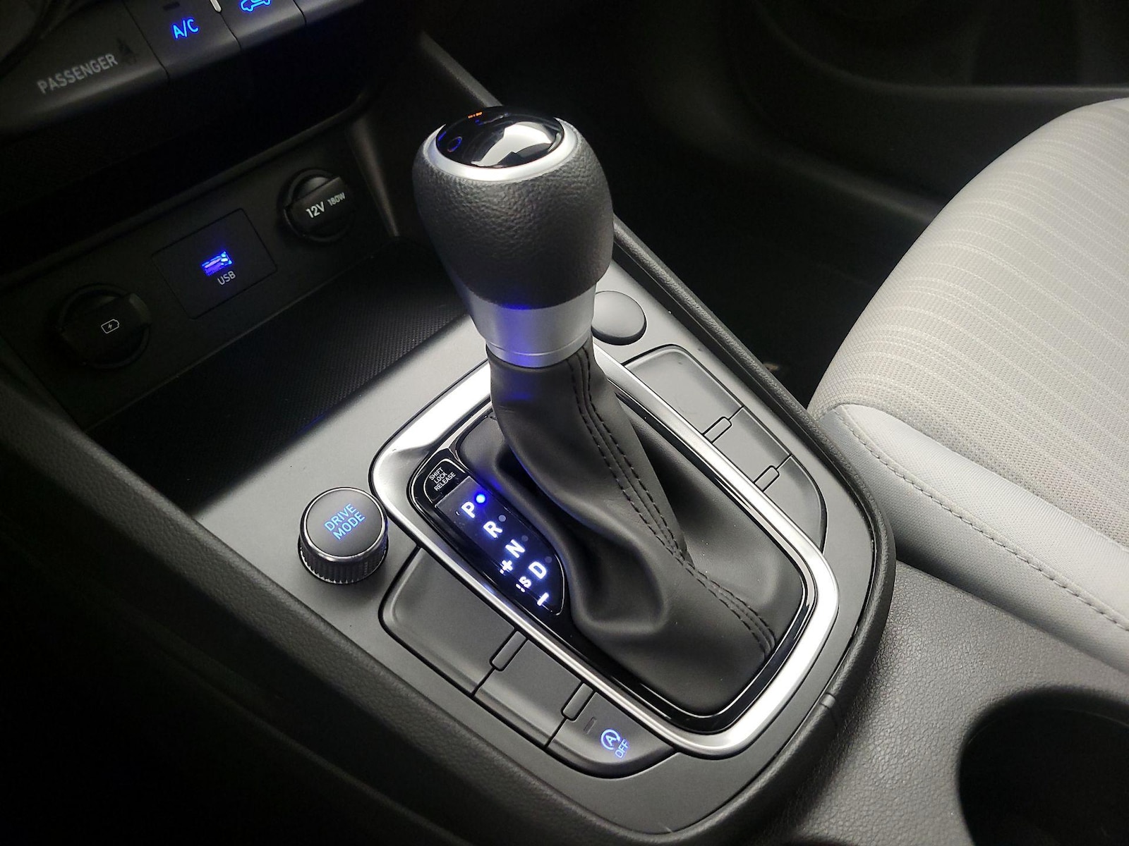 2023 Hyundai Kona SEL - Photo 18