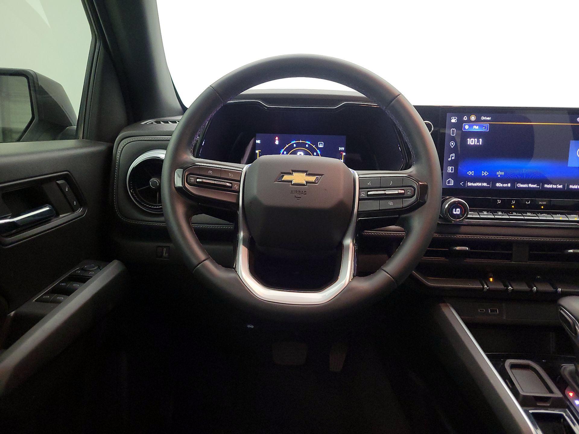 Thumbnail: 2023 Chevrolet Colorado - 10