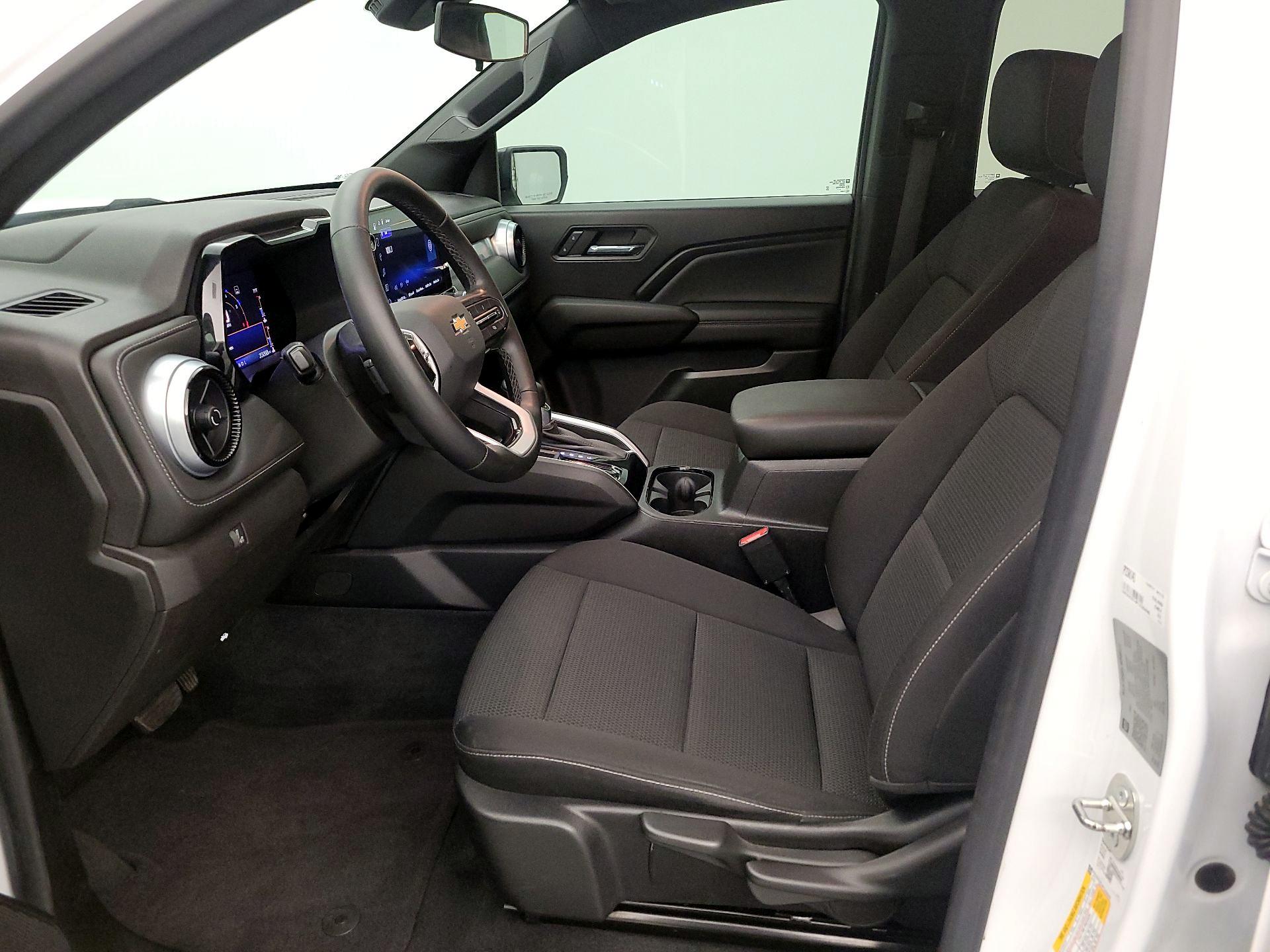 Thumbnail: 2023 Chevrolet Colorado - 11